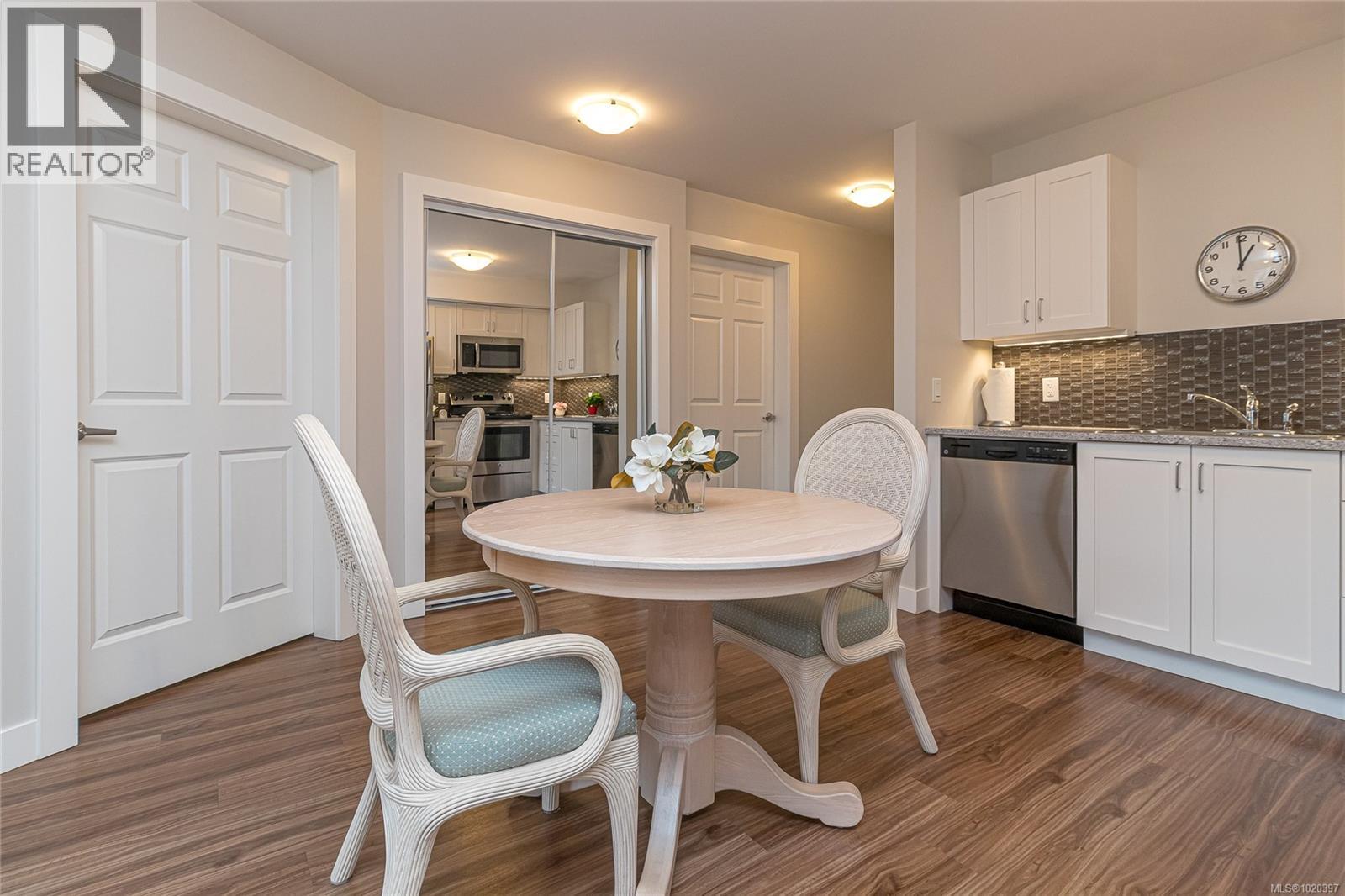 606 917 Avrill Road, Langford