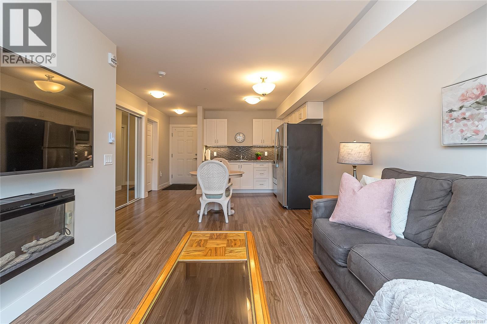 606 917 Avrill Road, Langford