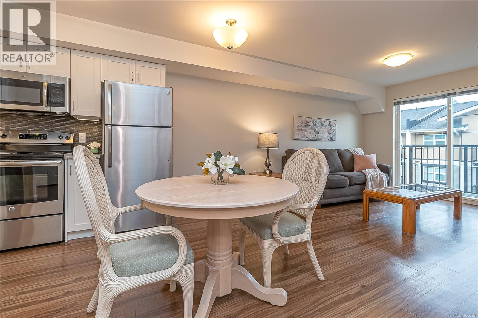 606 917 Avrill Road, Langford