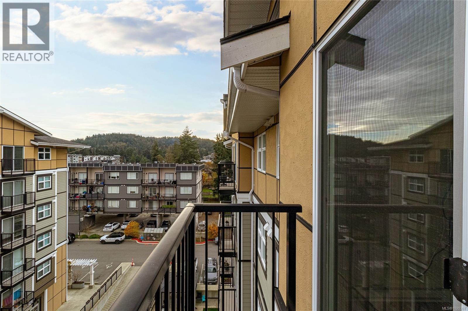 606 917 Avrill Road, Langford