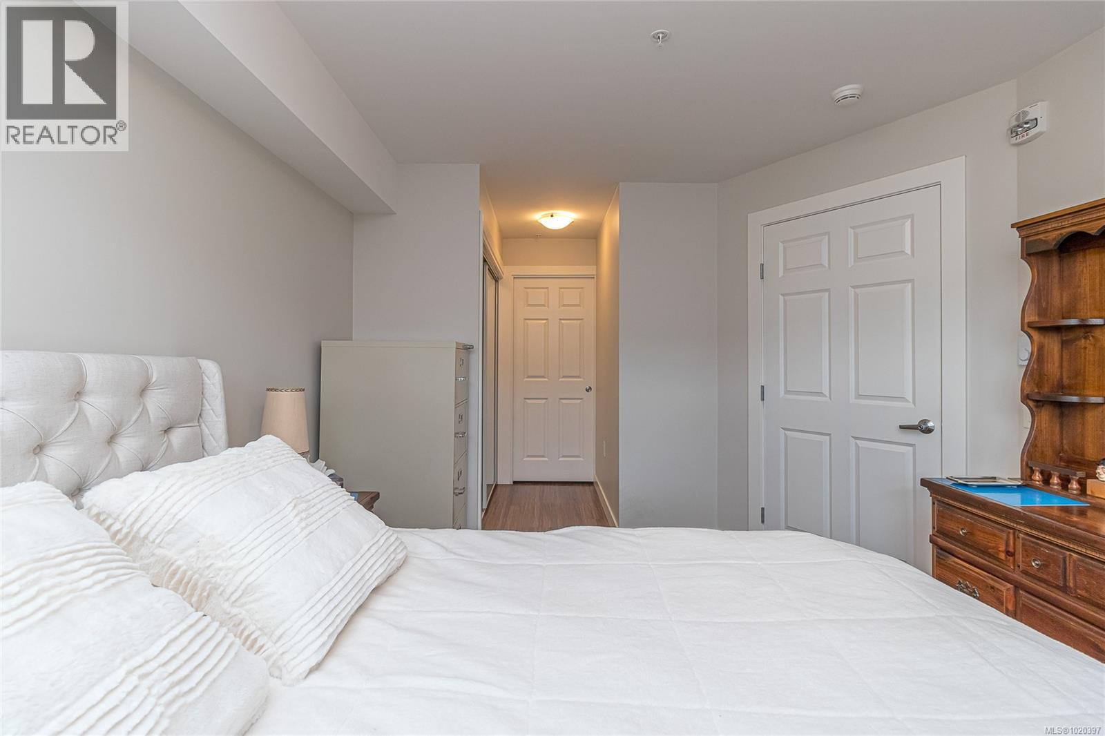 606 917 Avrill Road, Langford