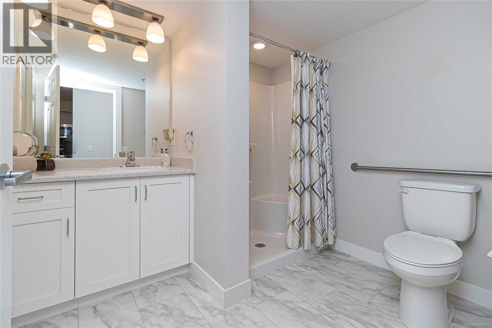 606 917 Avrill Road, Langford