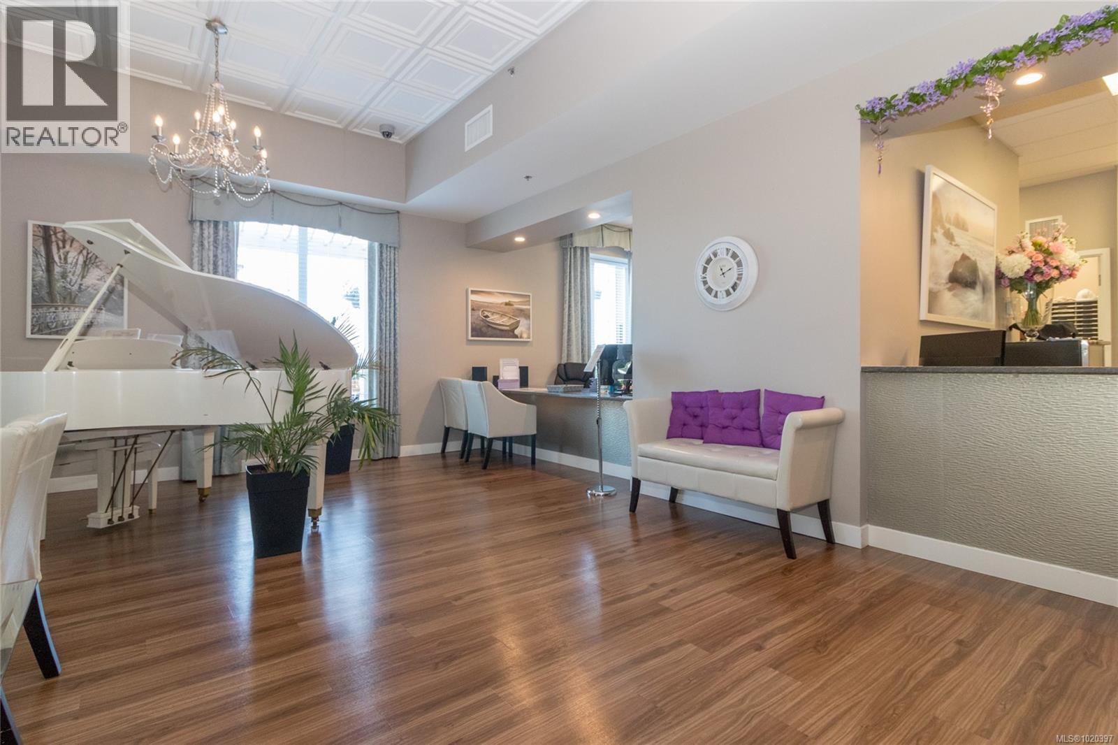 606 917 Avrill Road, Langford