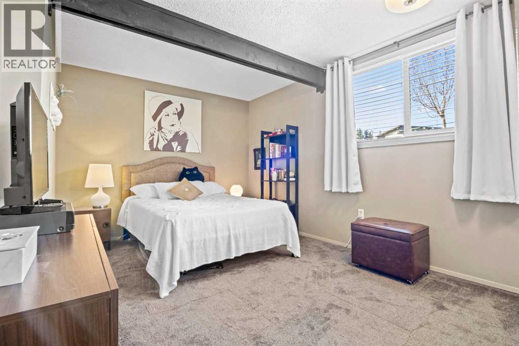 Single Family House Bi-level for Sale in   Braxton Place SW Braeside Calgary 