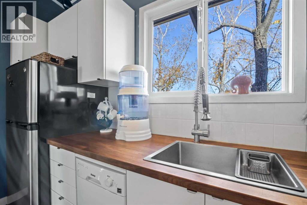 Single Family House Bi-level for Sale in   Braxton Place SW Braeside Calgary 