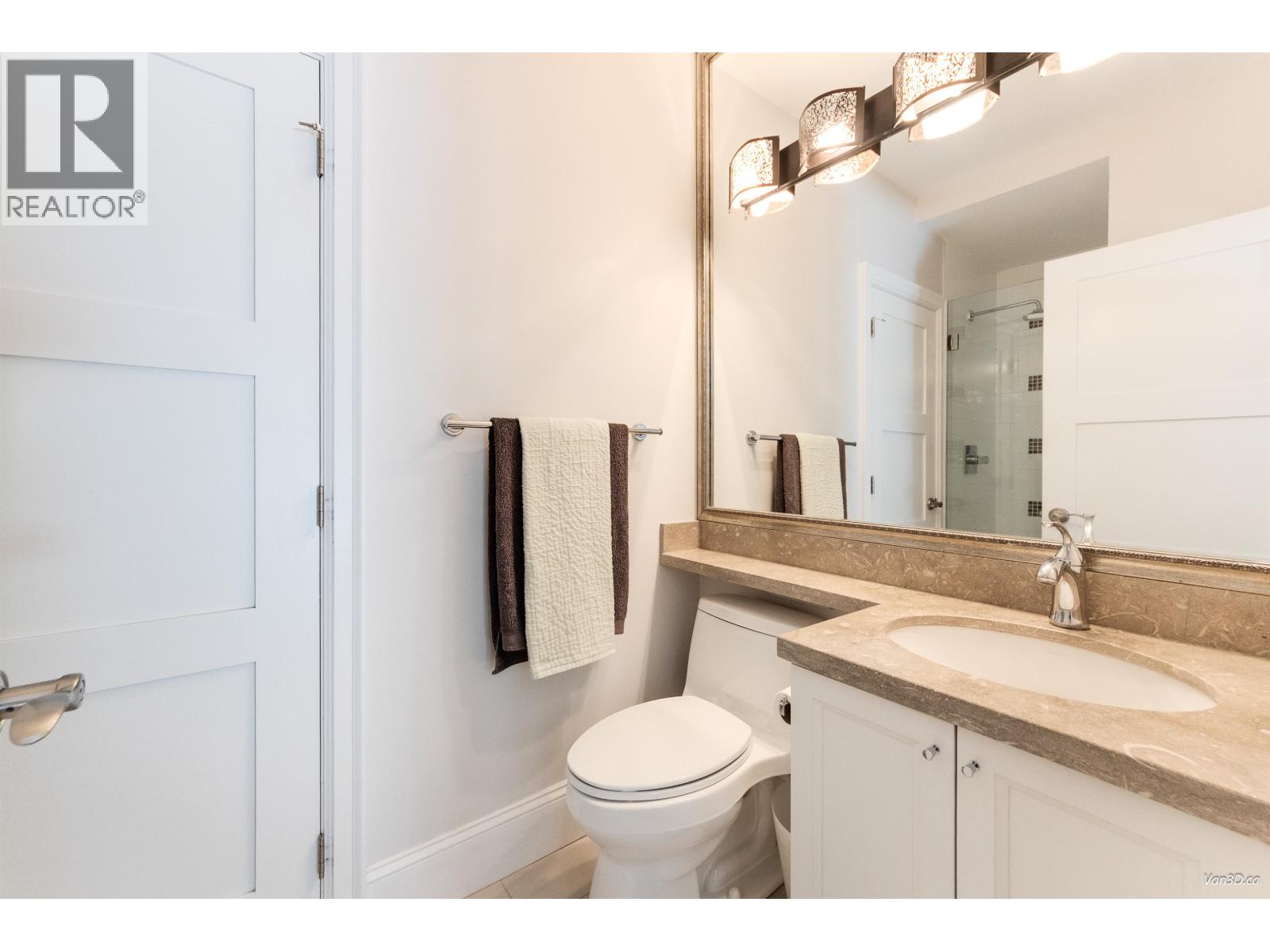 4698 W 11TH AVENUE, Vancouver