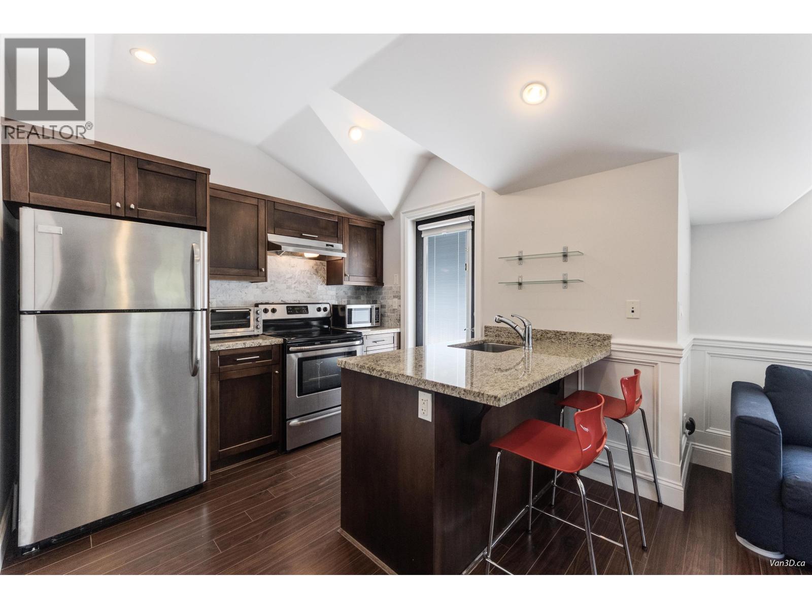 4698 W 11TH AVENUE, Vancouver