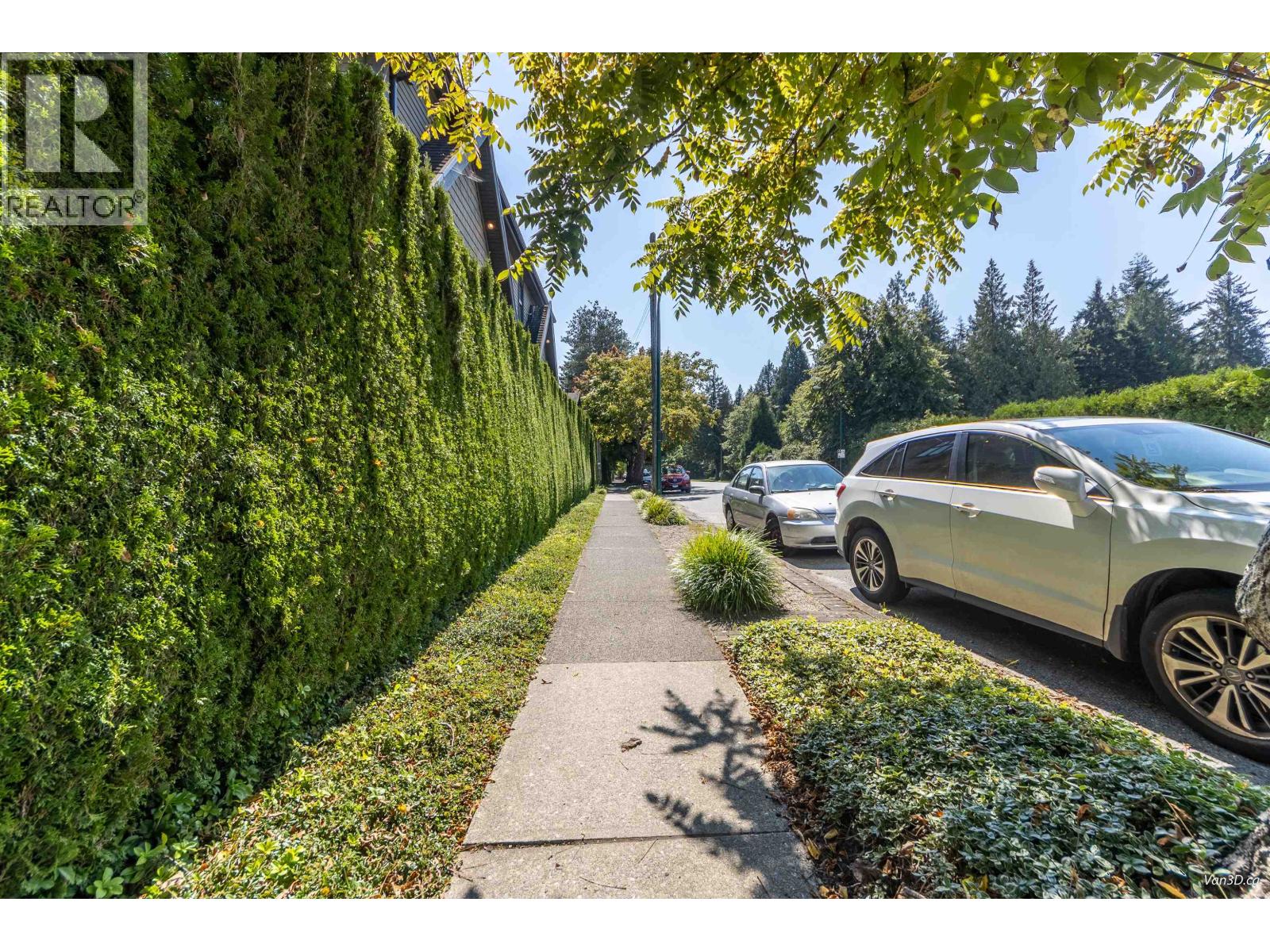 4698 W 11TH AVENUE, Vancouver