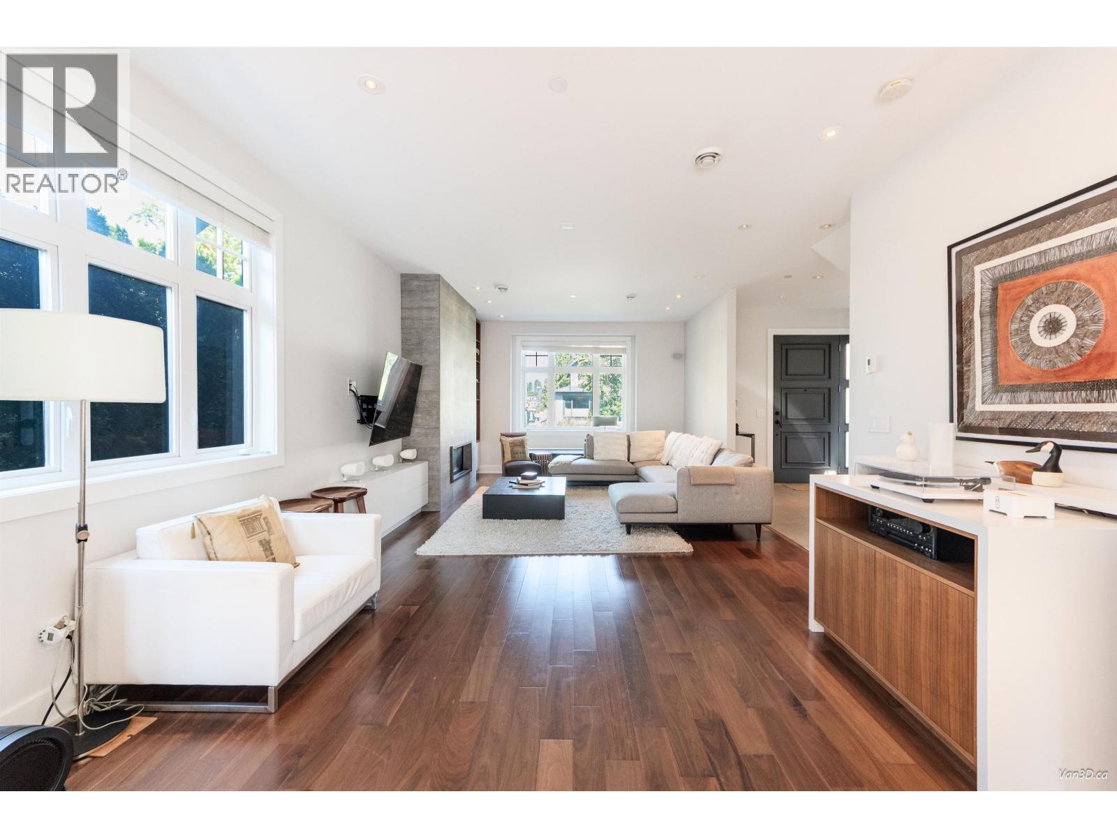 4698 W 11TH AVENUE, Vancouver