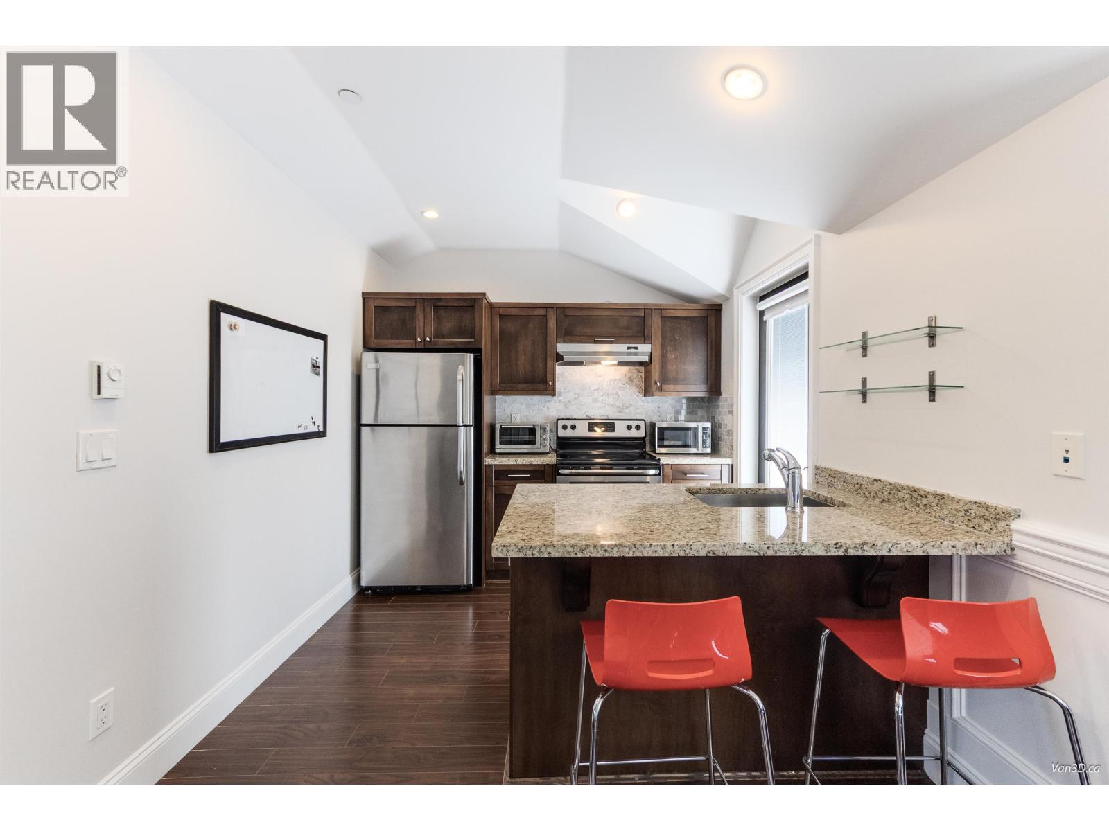 4698 W 11TH AVENUE, Vancouver