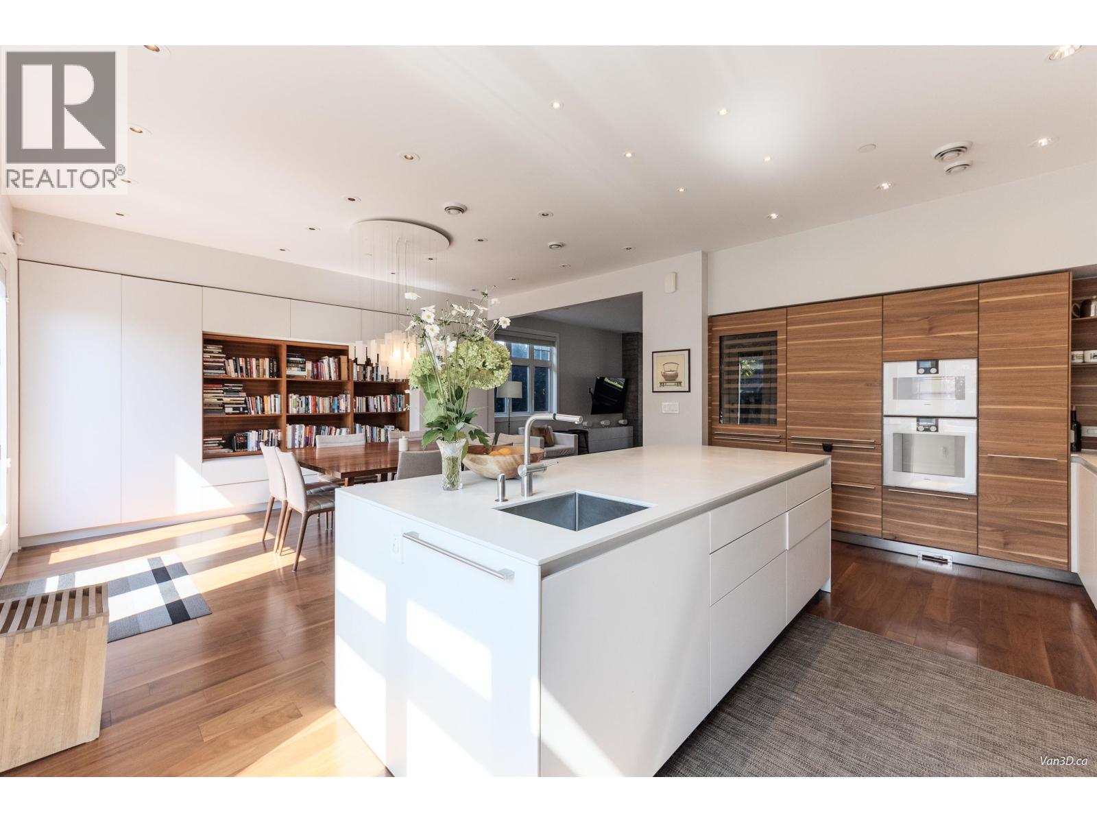 4698 W 11TH AVENUE, Vancouver