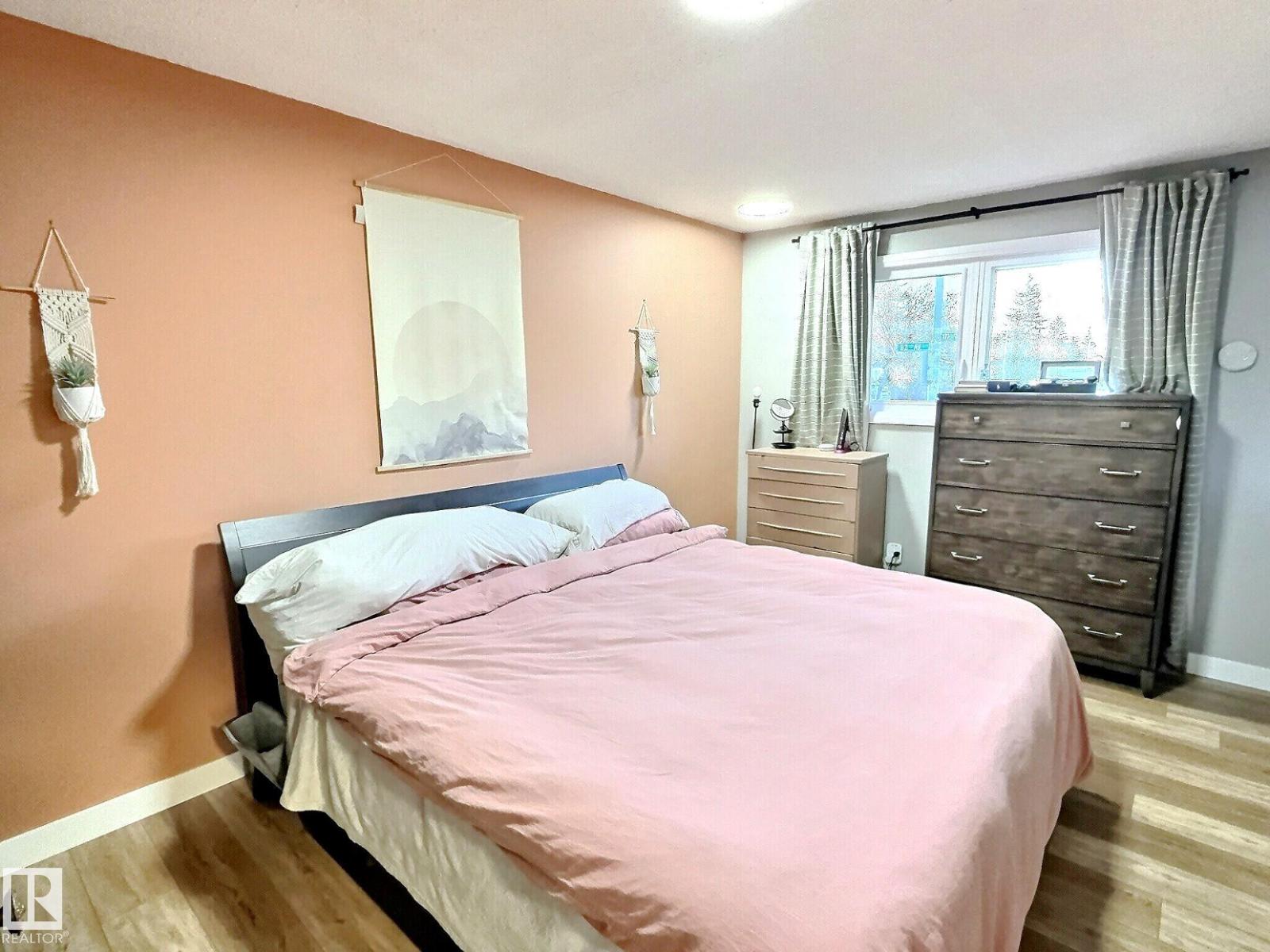 17119 82 AV NW, Edmonton