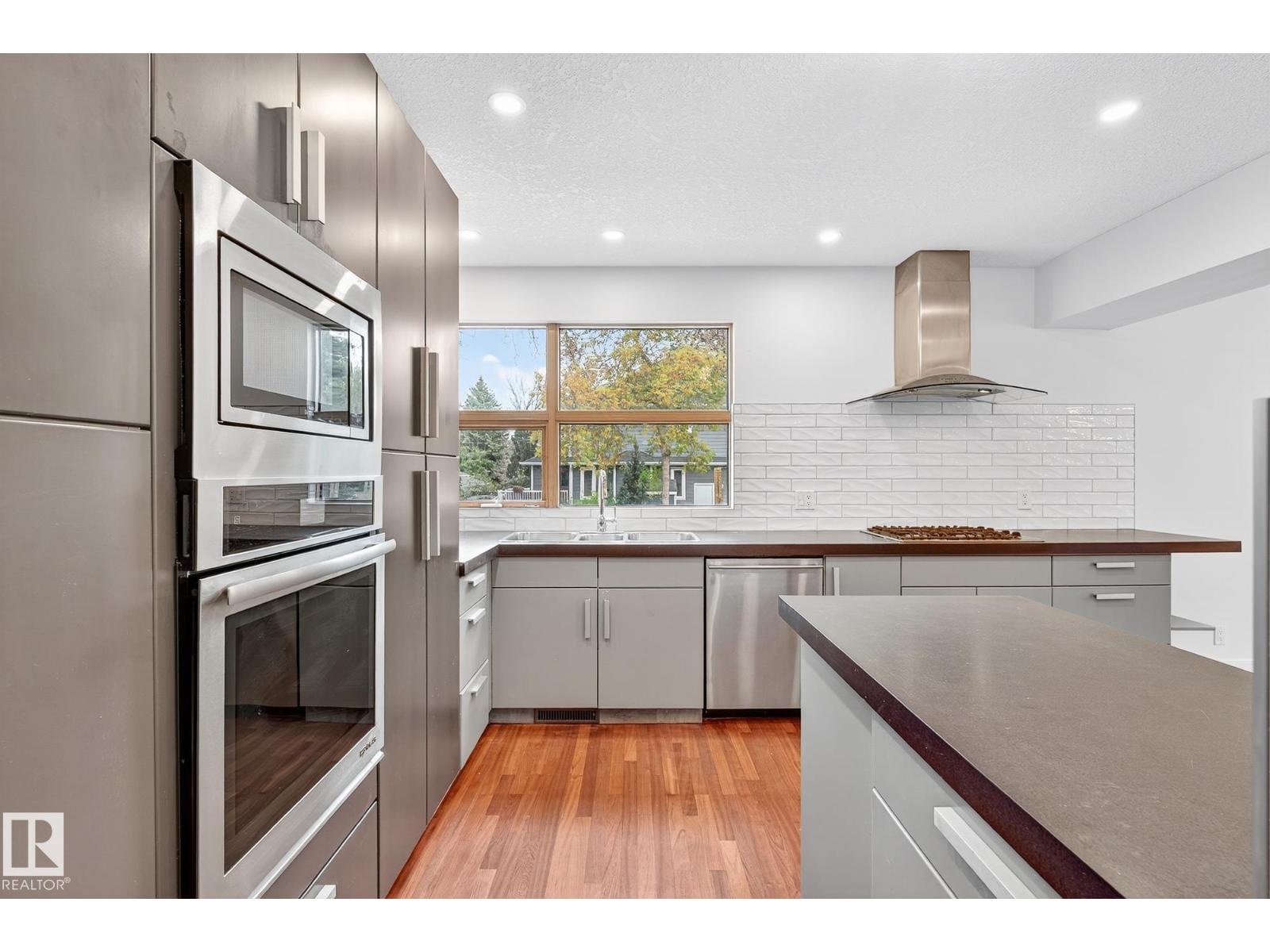 8860 93 ST NW, Edmonton