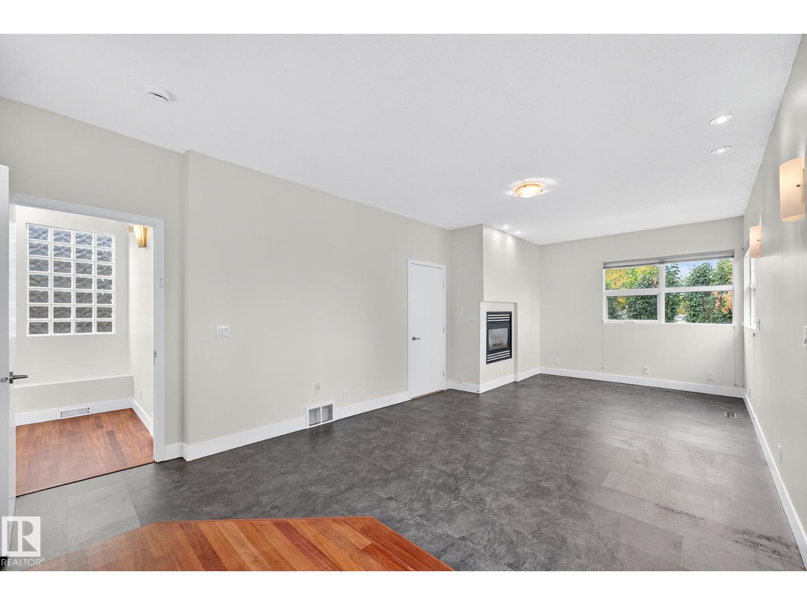 8860 93 ST NW, Edmonton