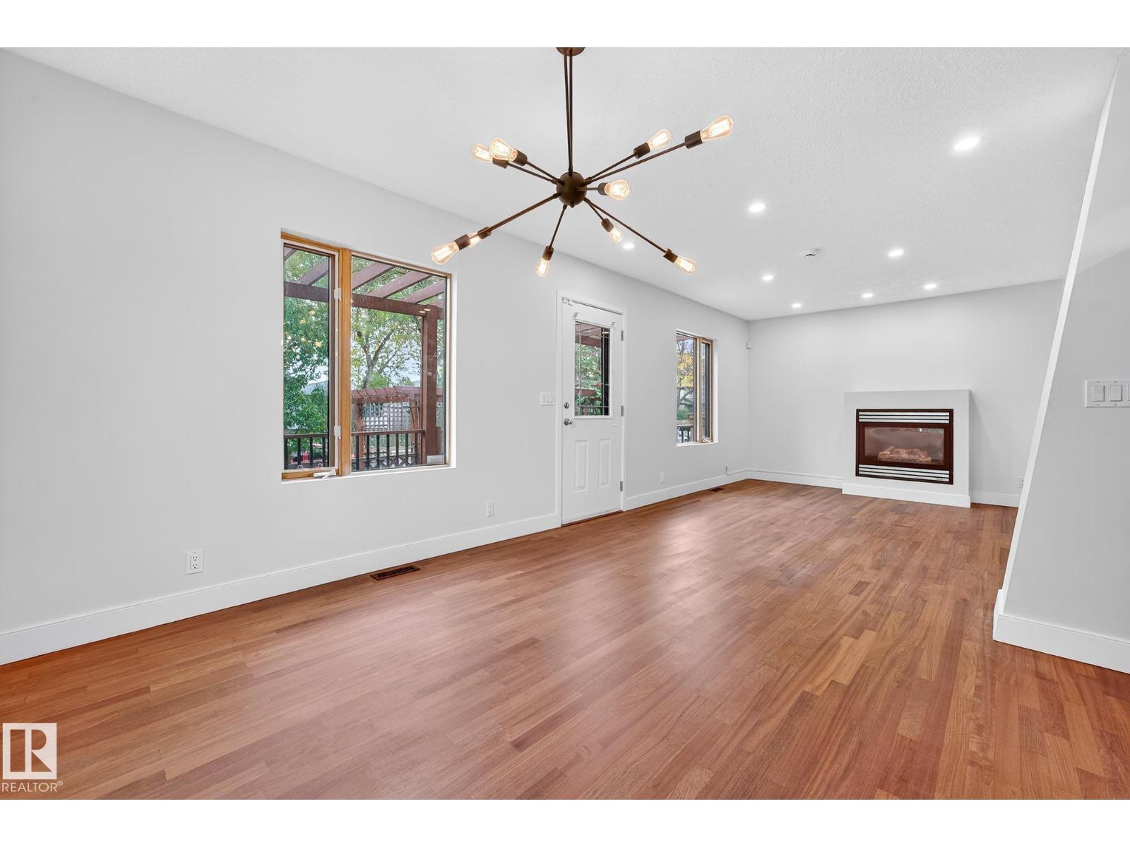 8860 93 ST NW, Edmonton