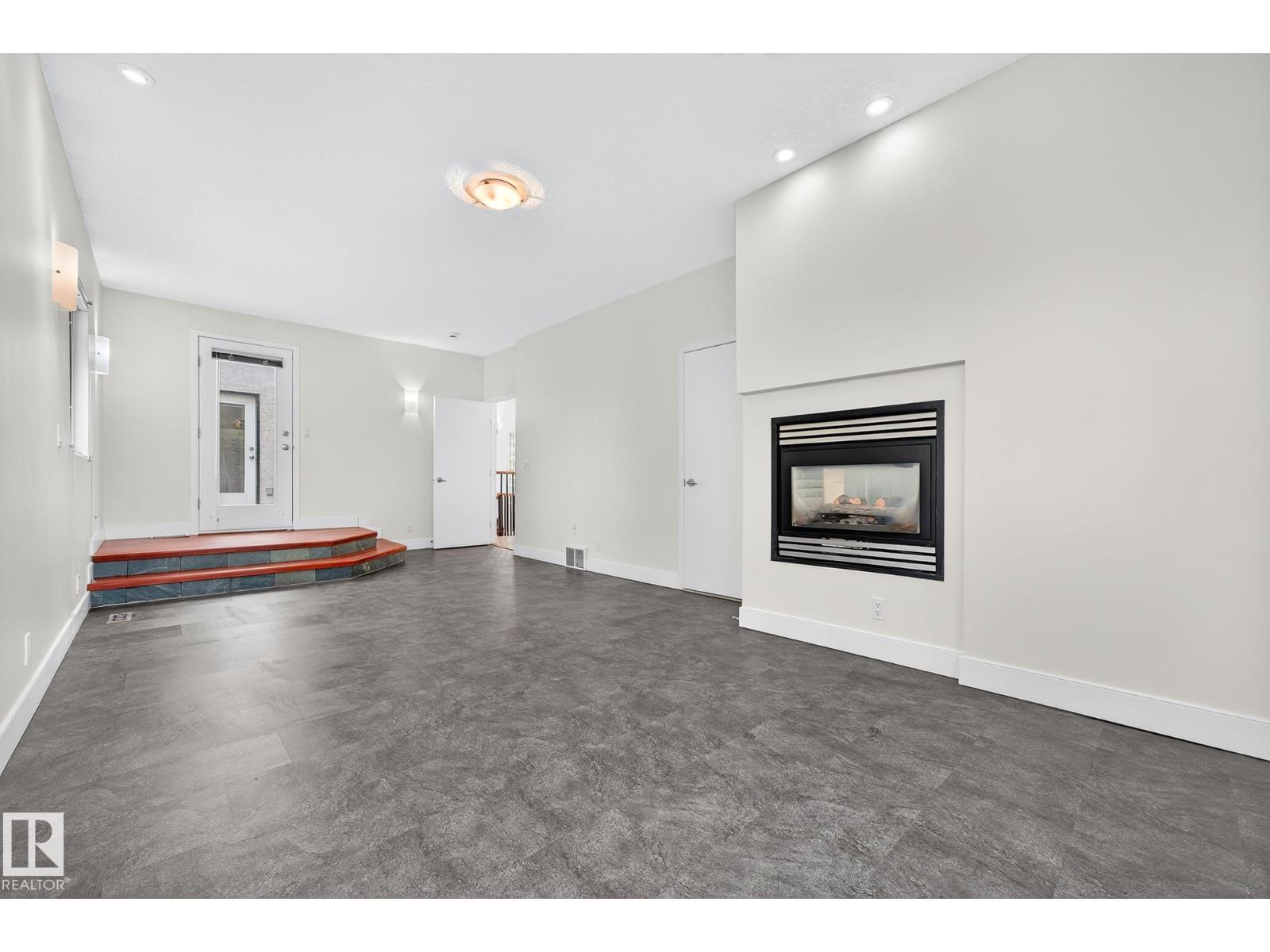 8860 93 ST NW, Edmonton