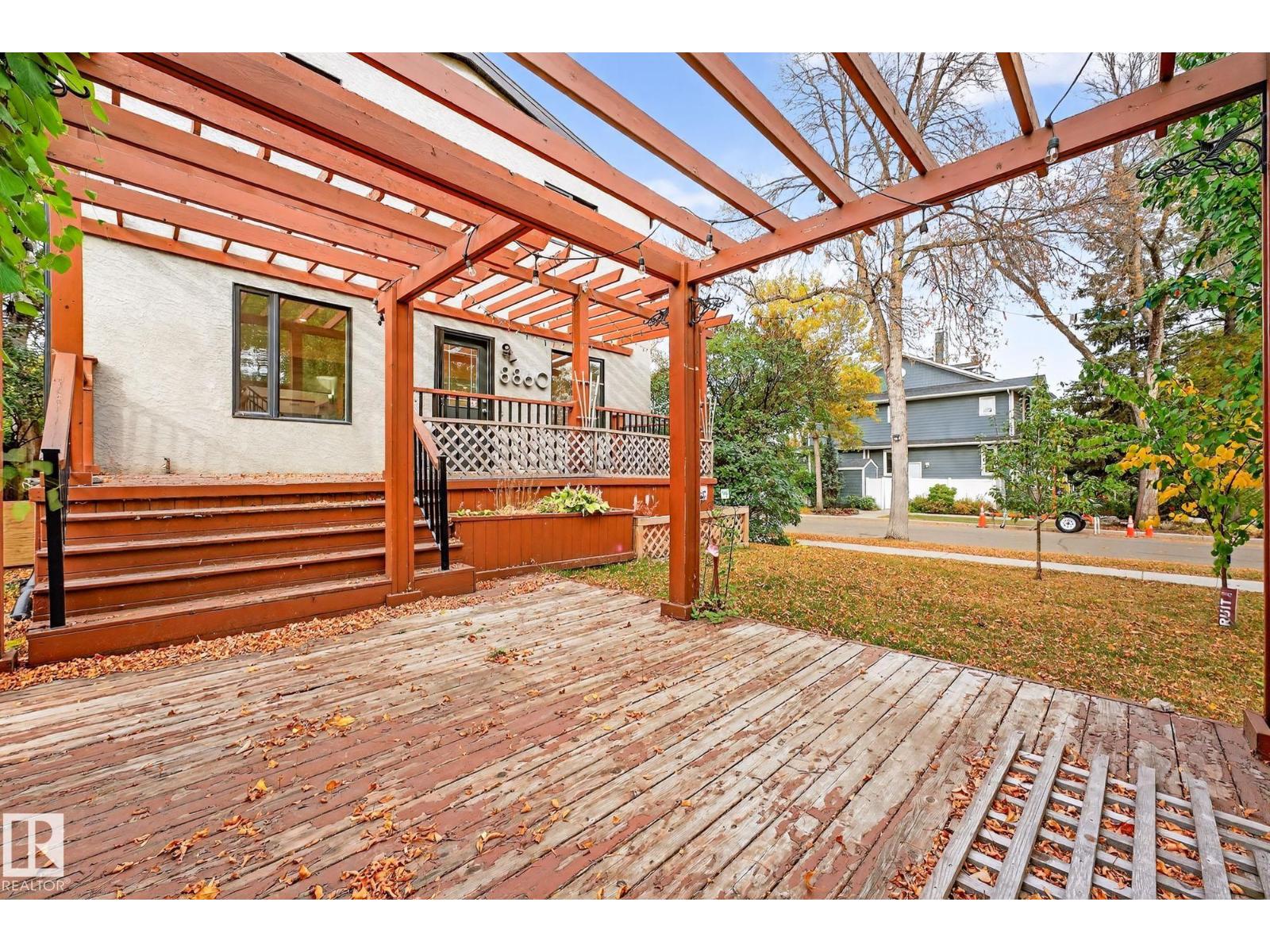 8860 93 ST NW, Edmonton