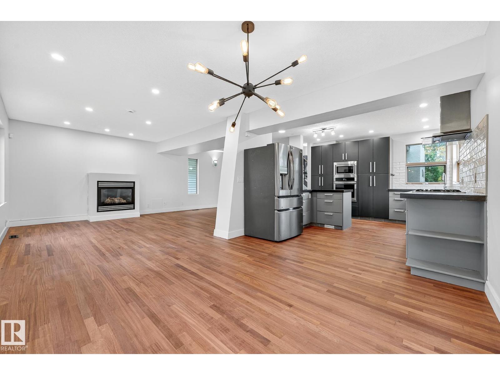 8860 93 ST NW, Edmonton