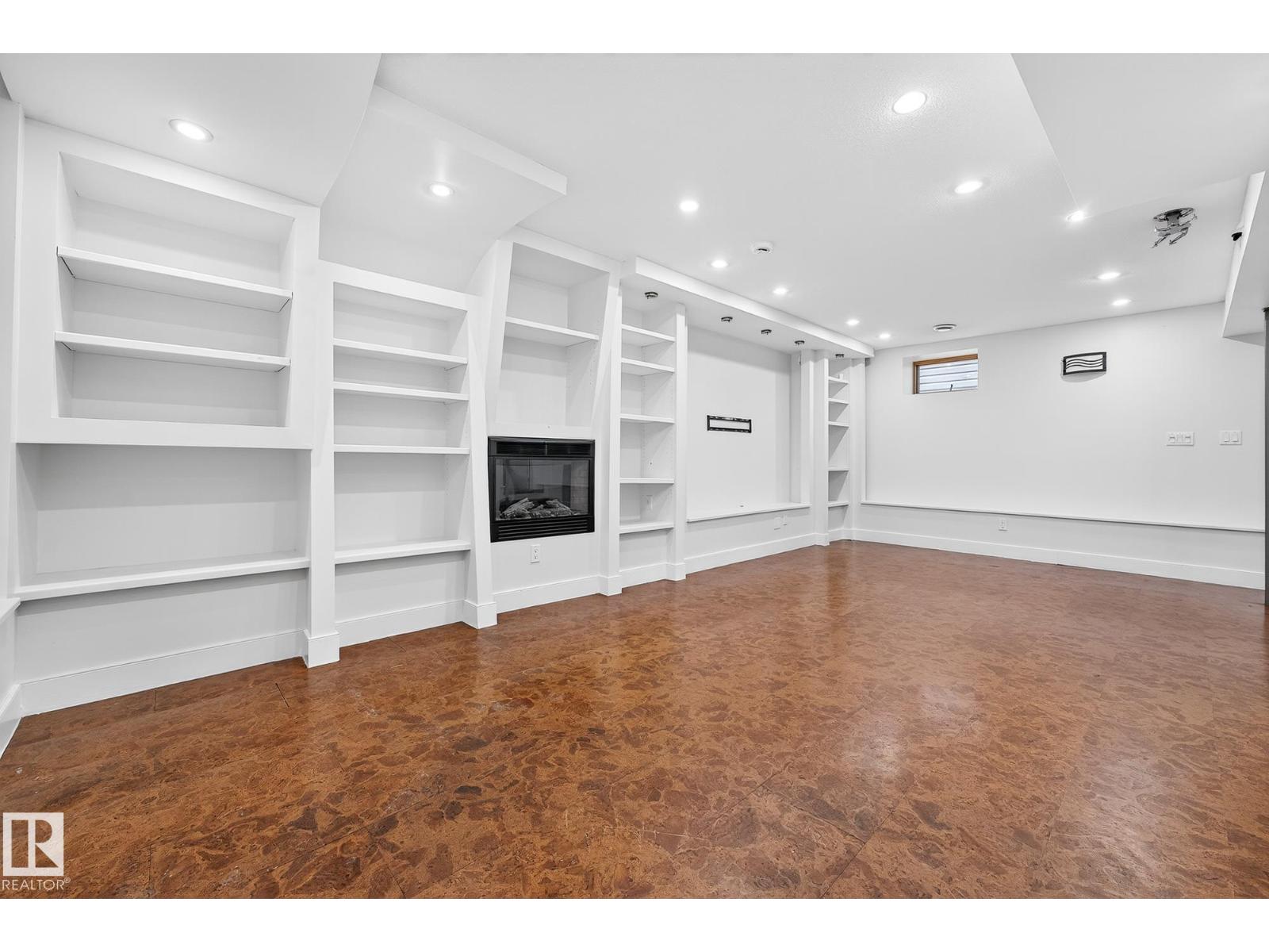 8860 93 ST NW, Edmonton