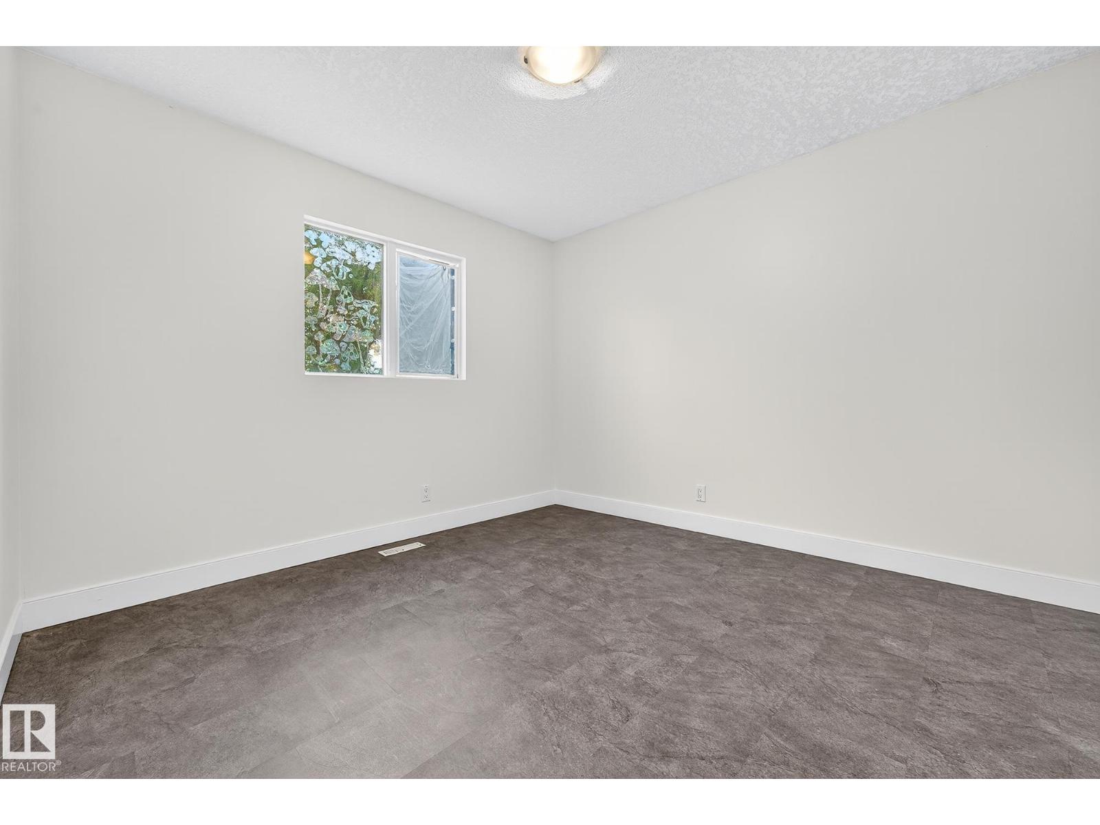 8860 93 ST NW, Edmonton