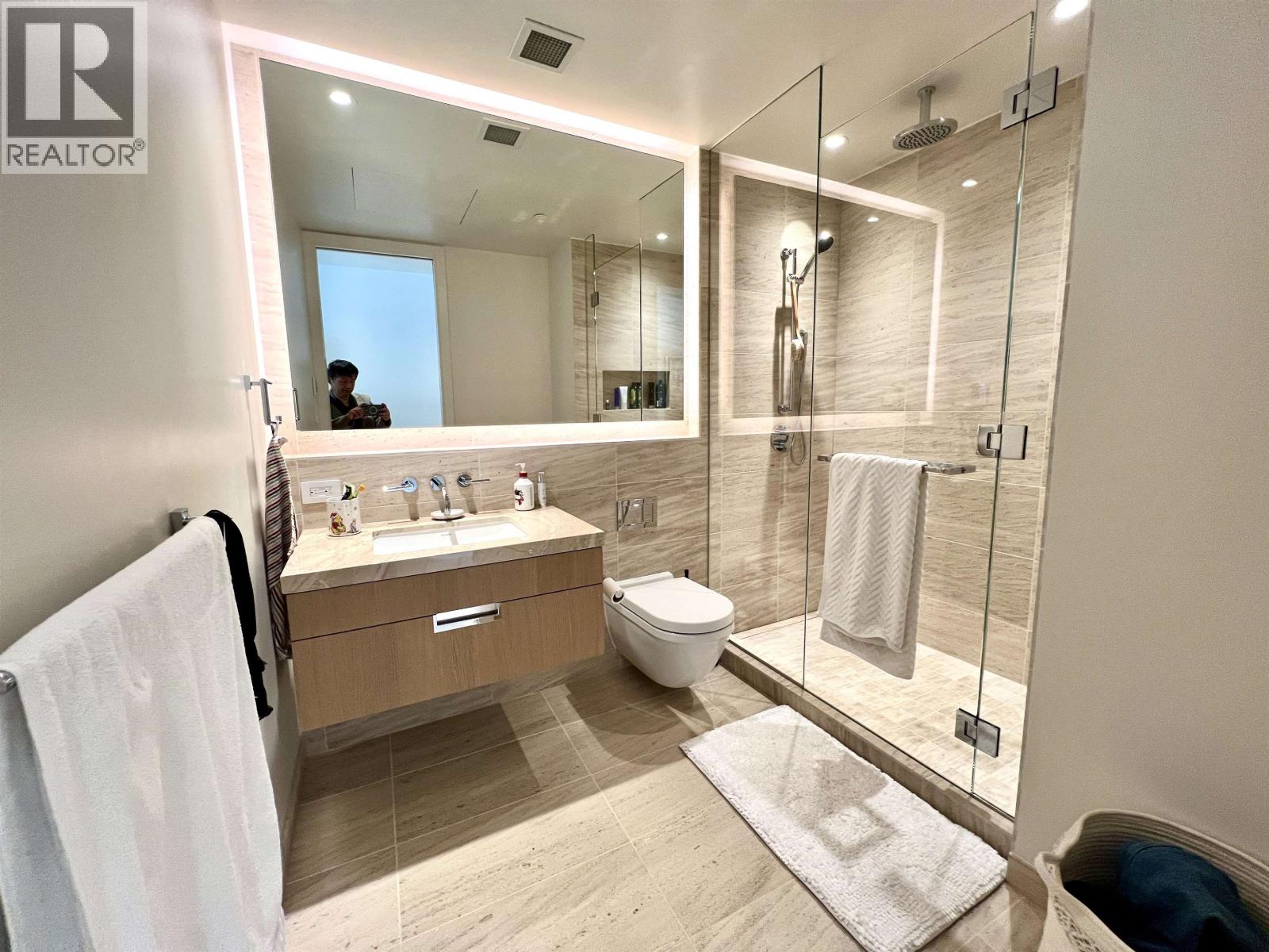 3xx 1327 BELLEVUE AVENUE, West Vancouver