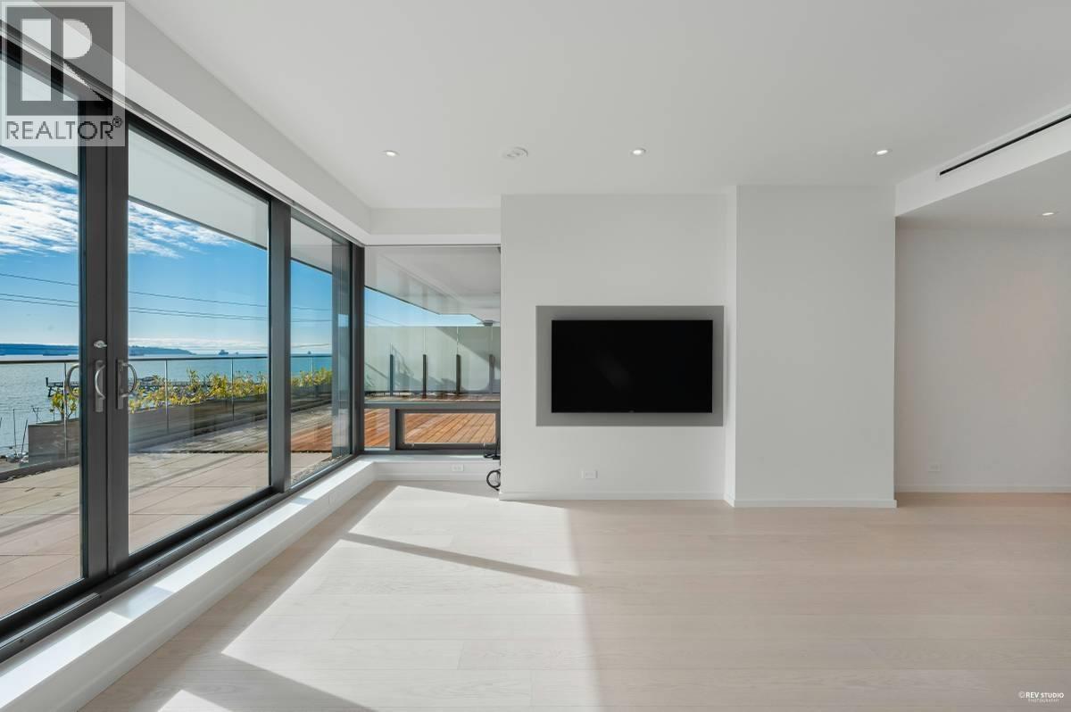 3xx 1327 BELLEVUE AVENUE, West Vancouver