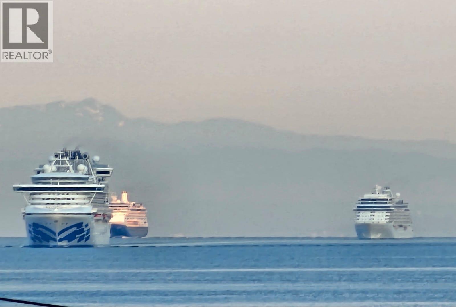 3xx 1327 BELLEVUE AVENUE, West Vancouver