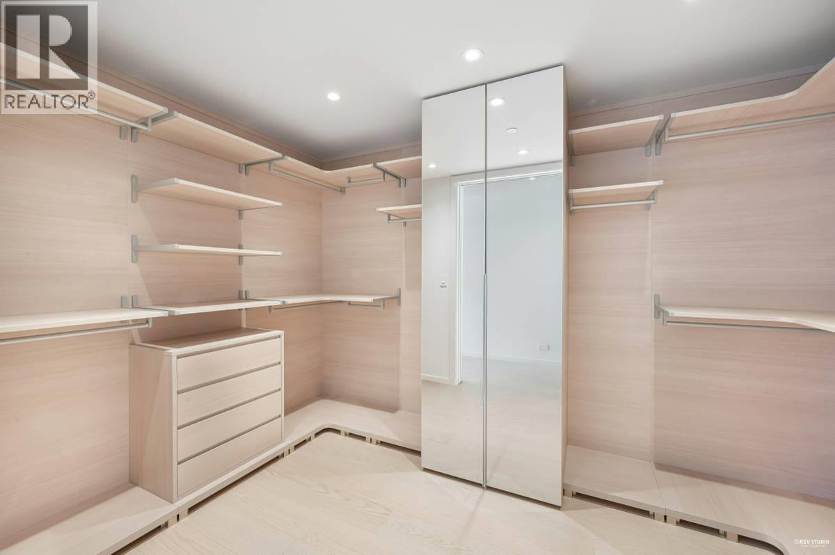 3xx 1327 BELLEVUE AVENUE, West Vancouver