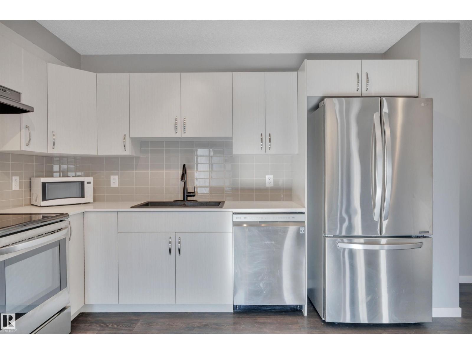 17236 9A AV SW, Edmonton