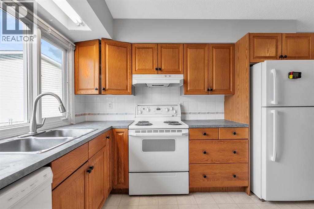 Multi-family House for Sale in  &  Dalton Bay NW Dalhousie Calgary 