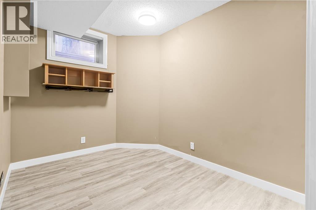 Single Family House for Sale in  Chaparral Street SE Chaparral Calgary 