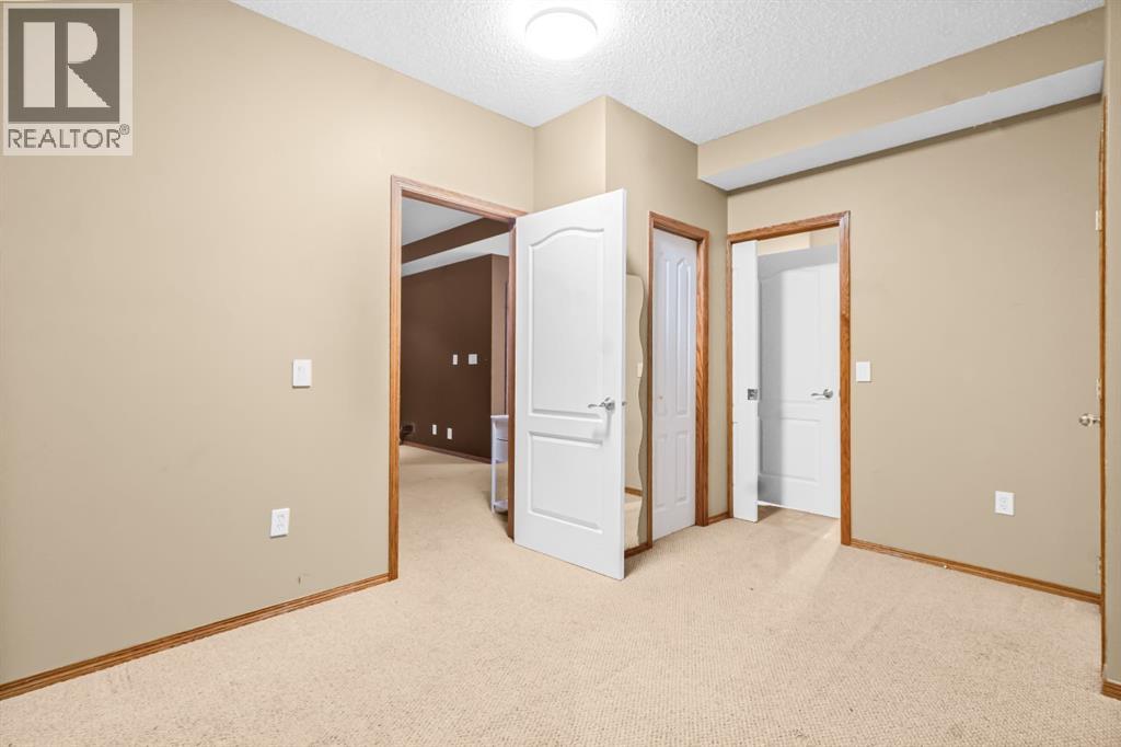 Single Family House for Sale in  Chaparral Street SE Chaparral Calgary 