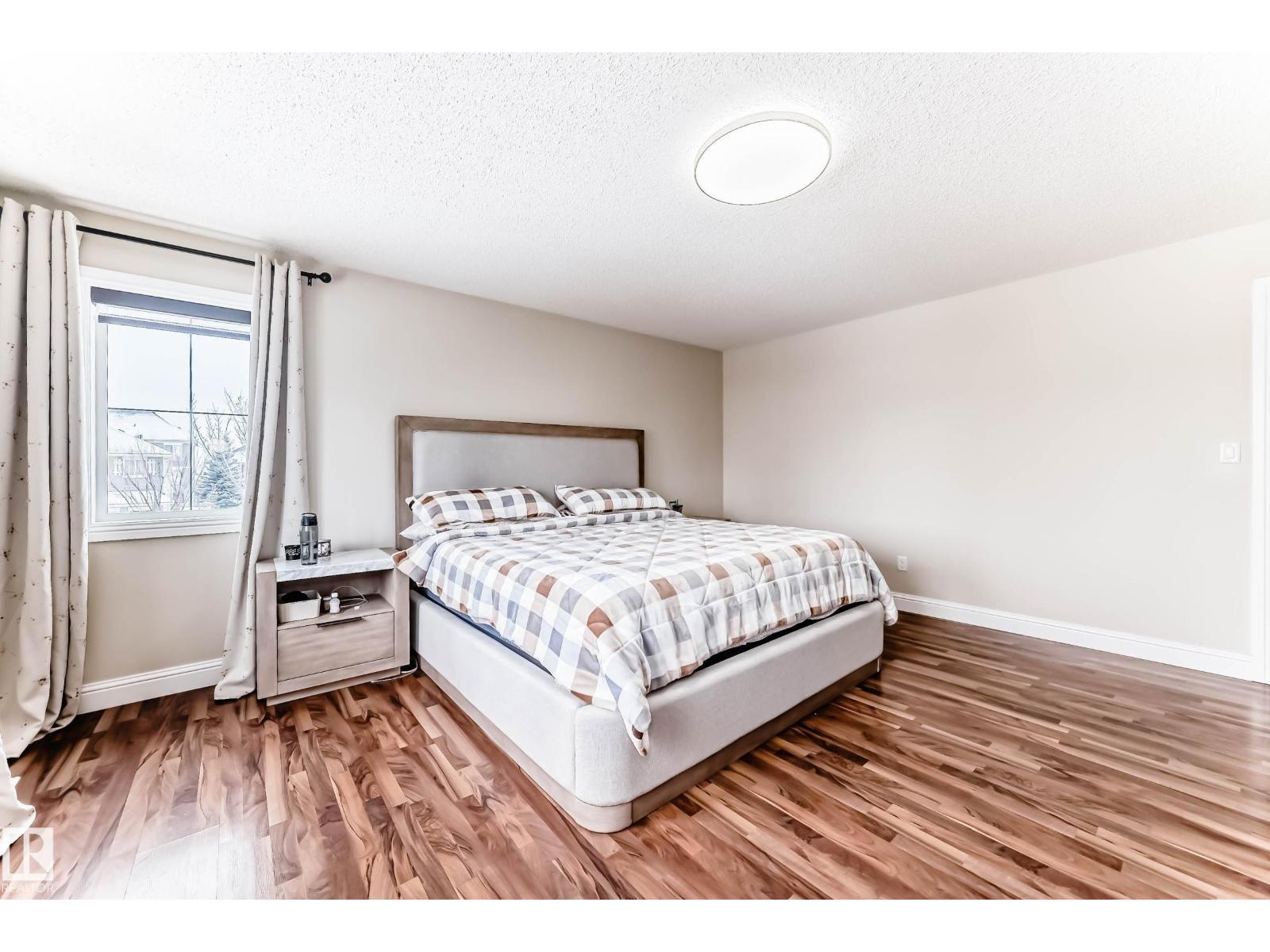 6159 12 AV SW SW, Edmonton