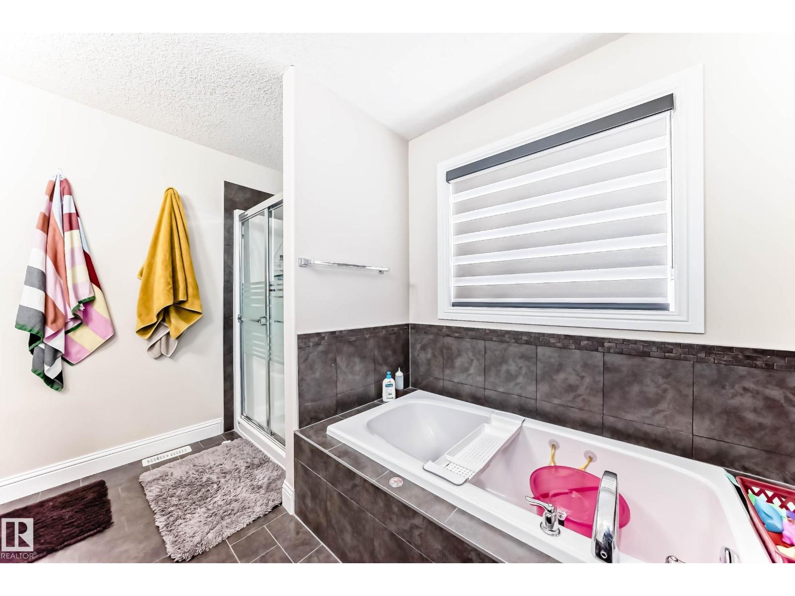 6159 12 AV SW SW, Edmonton