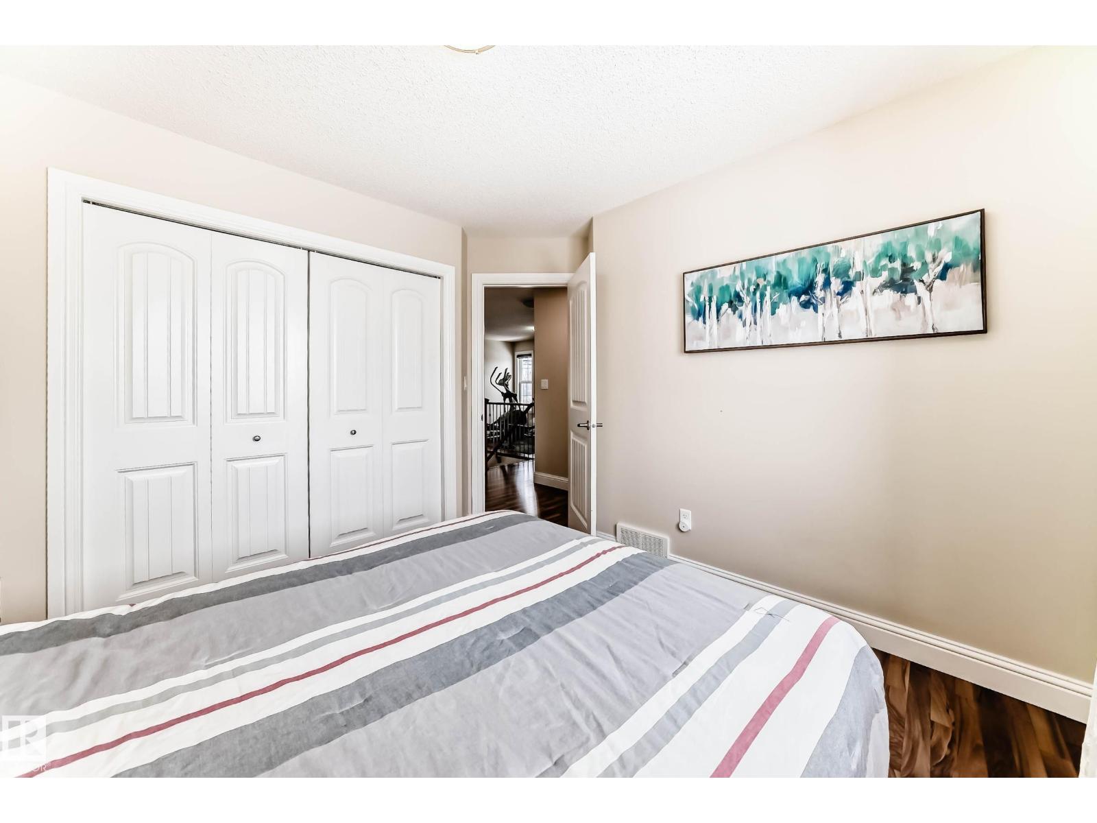 6159 12 AV SW SW, Edmonton