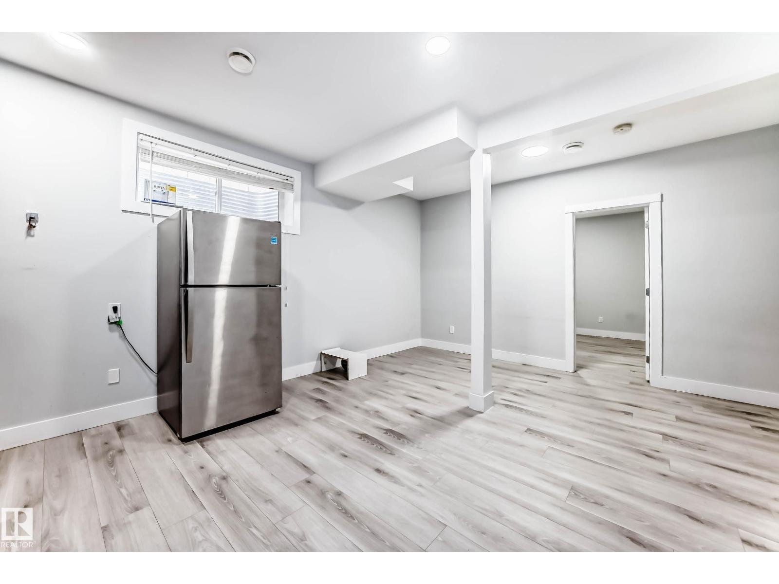 6159 12 AV SW SW, Edmonton