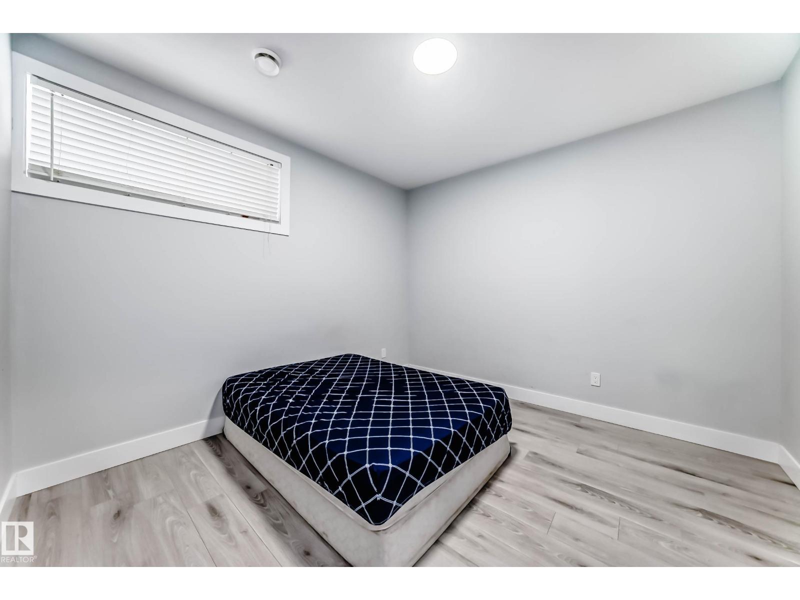 6159 12 AV SW SW, Edmonton