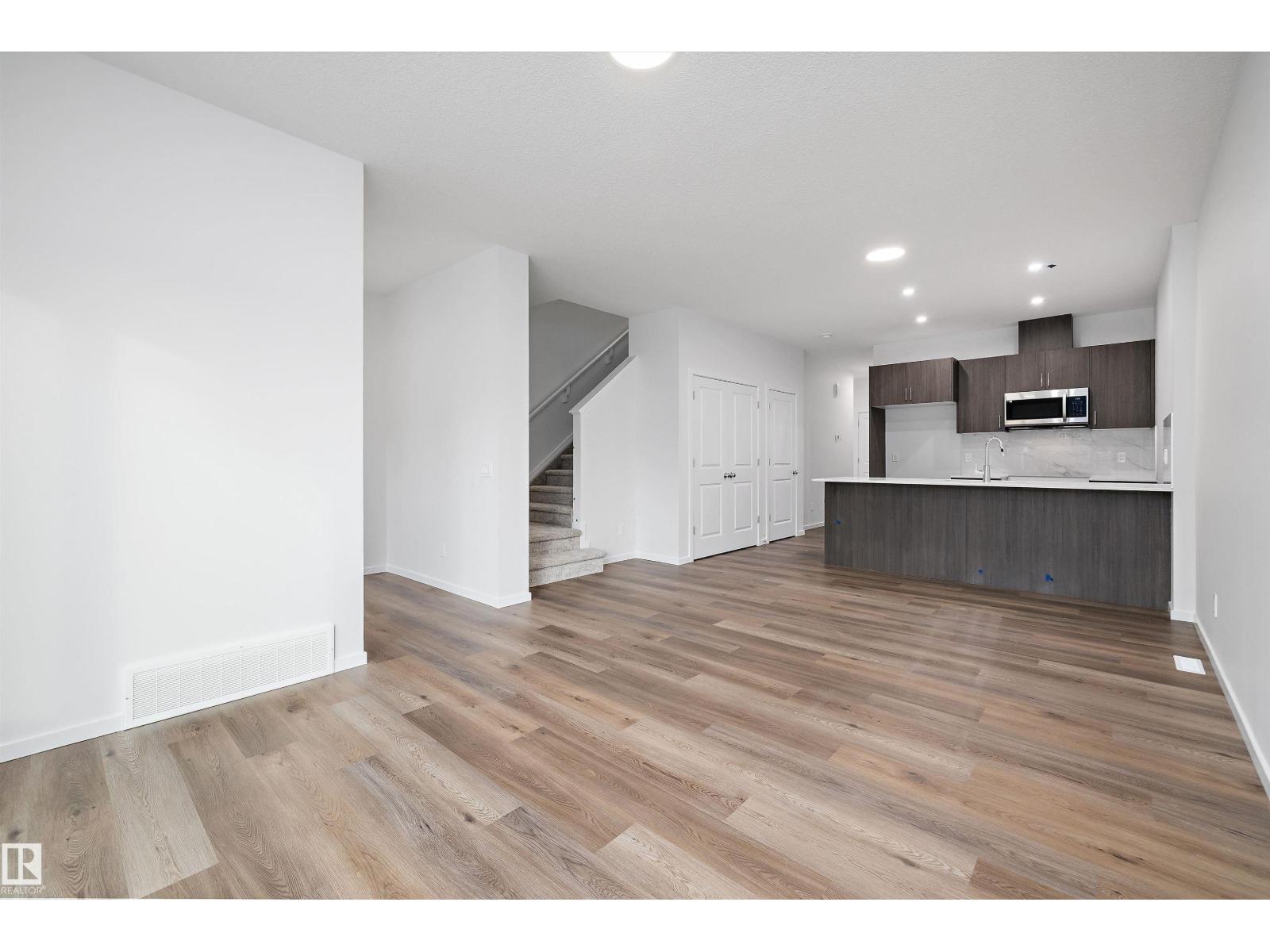 9107 Elves Loop NW, Edmonton