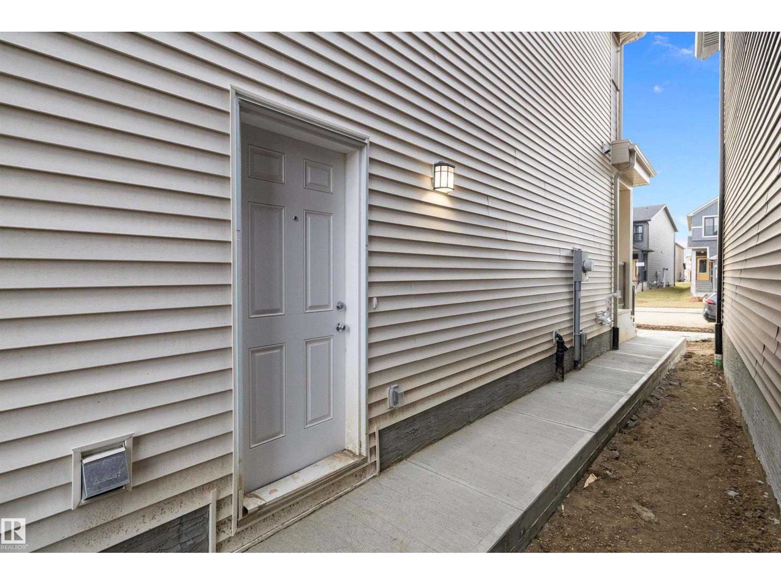 9107 Elves Loop NW, Edmonton