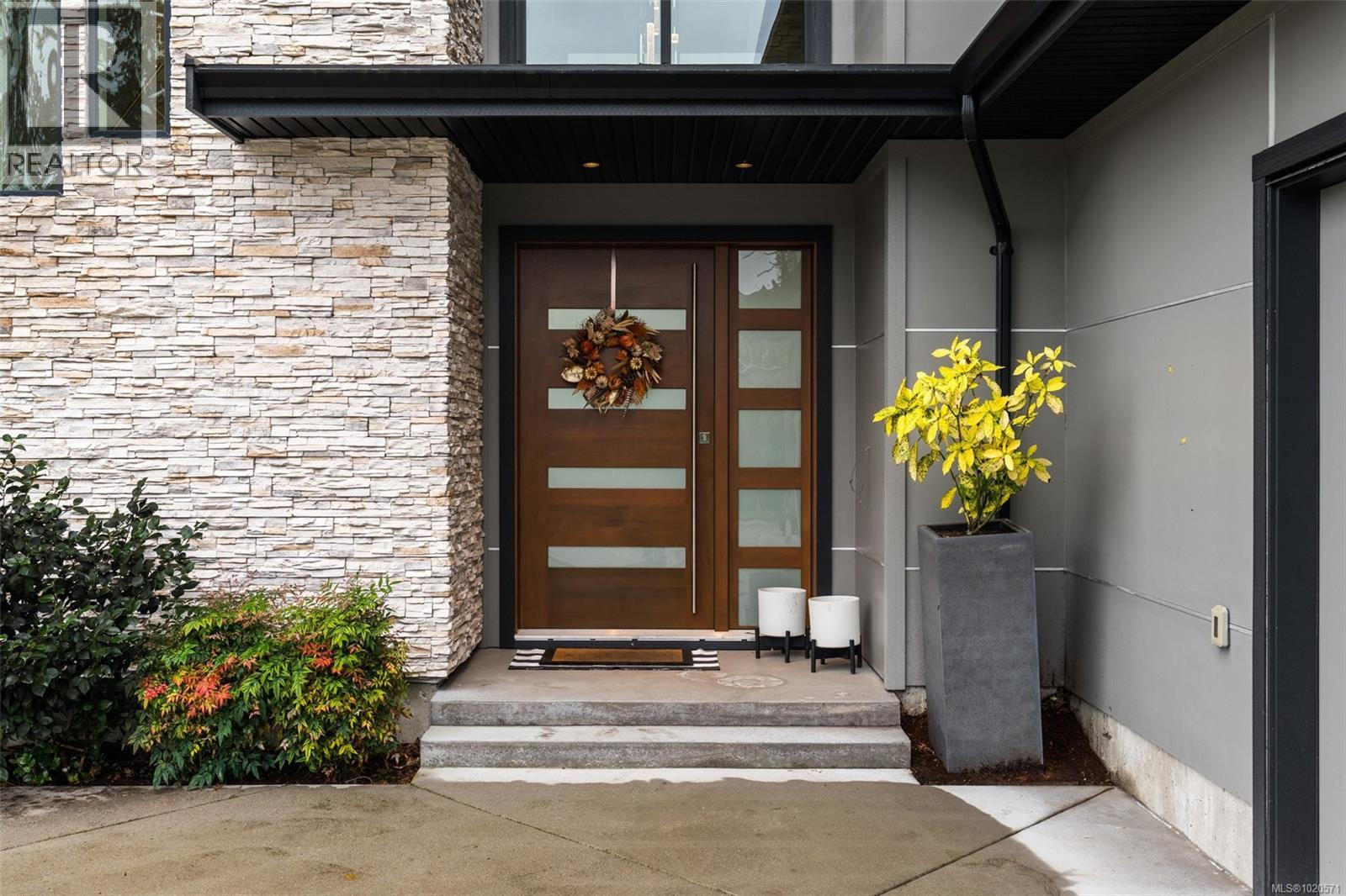 1857 McMicken Rd, North Saanich