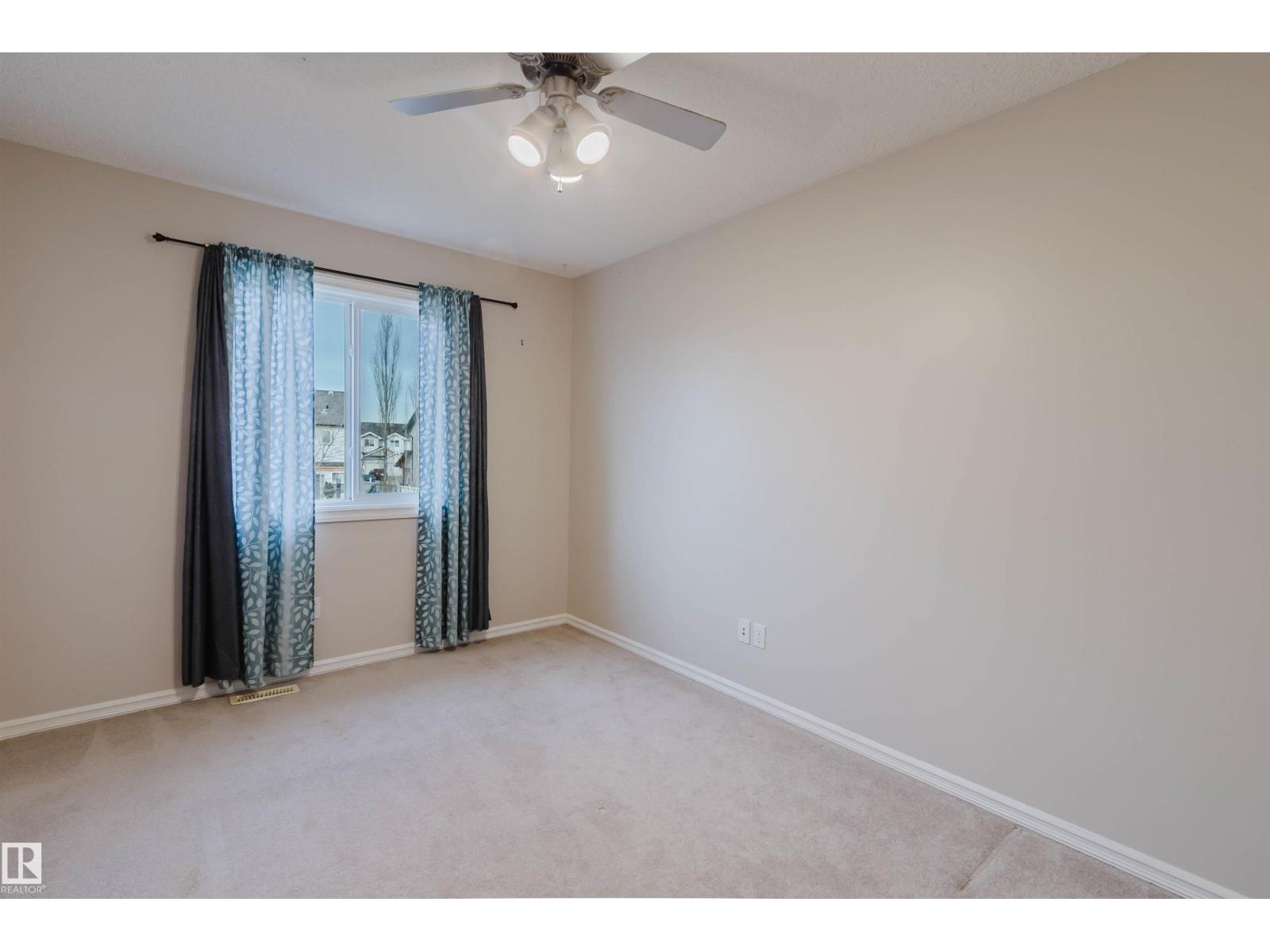 1124 37A AV NW, Edmonton