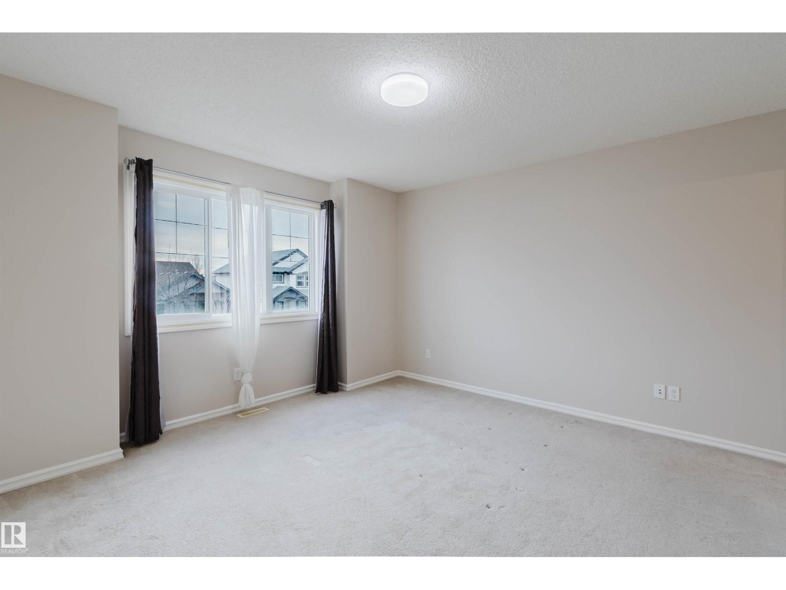 1124 37A AV NW, Edmonton