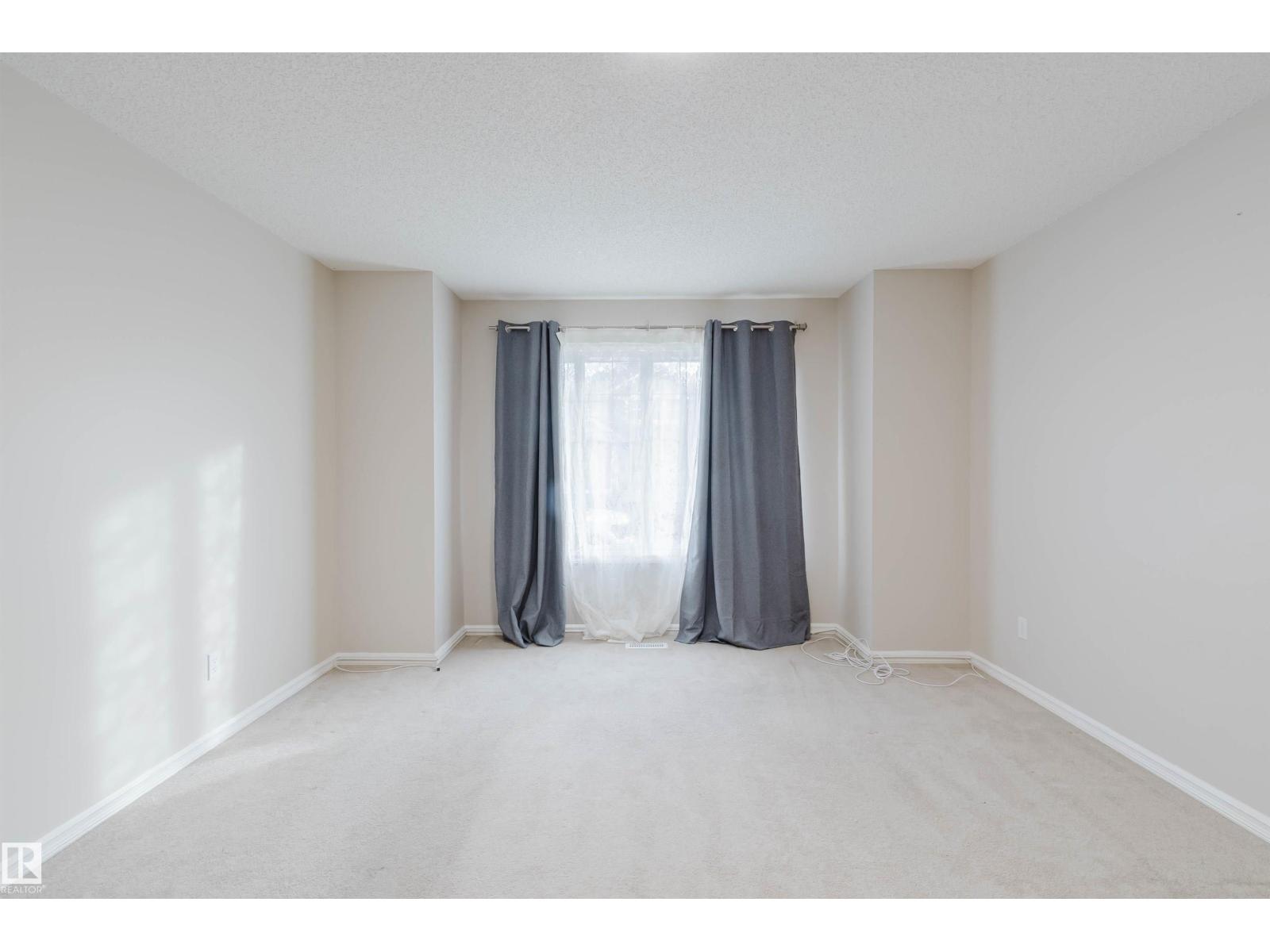 1124 37A AV NW, Edmonton