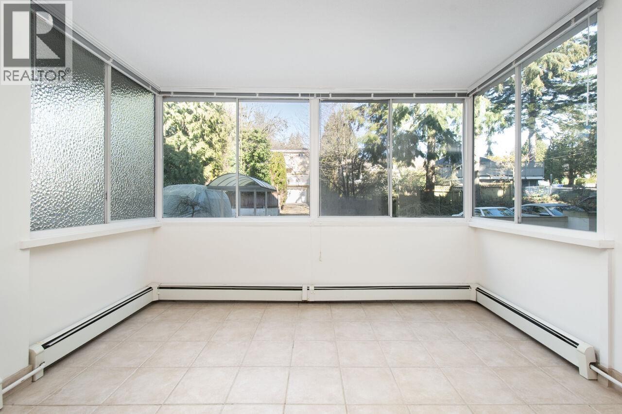 108 1425 ESQUIMALT AVENUE, West Vancouver