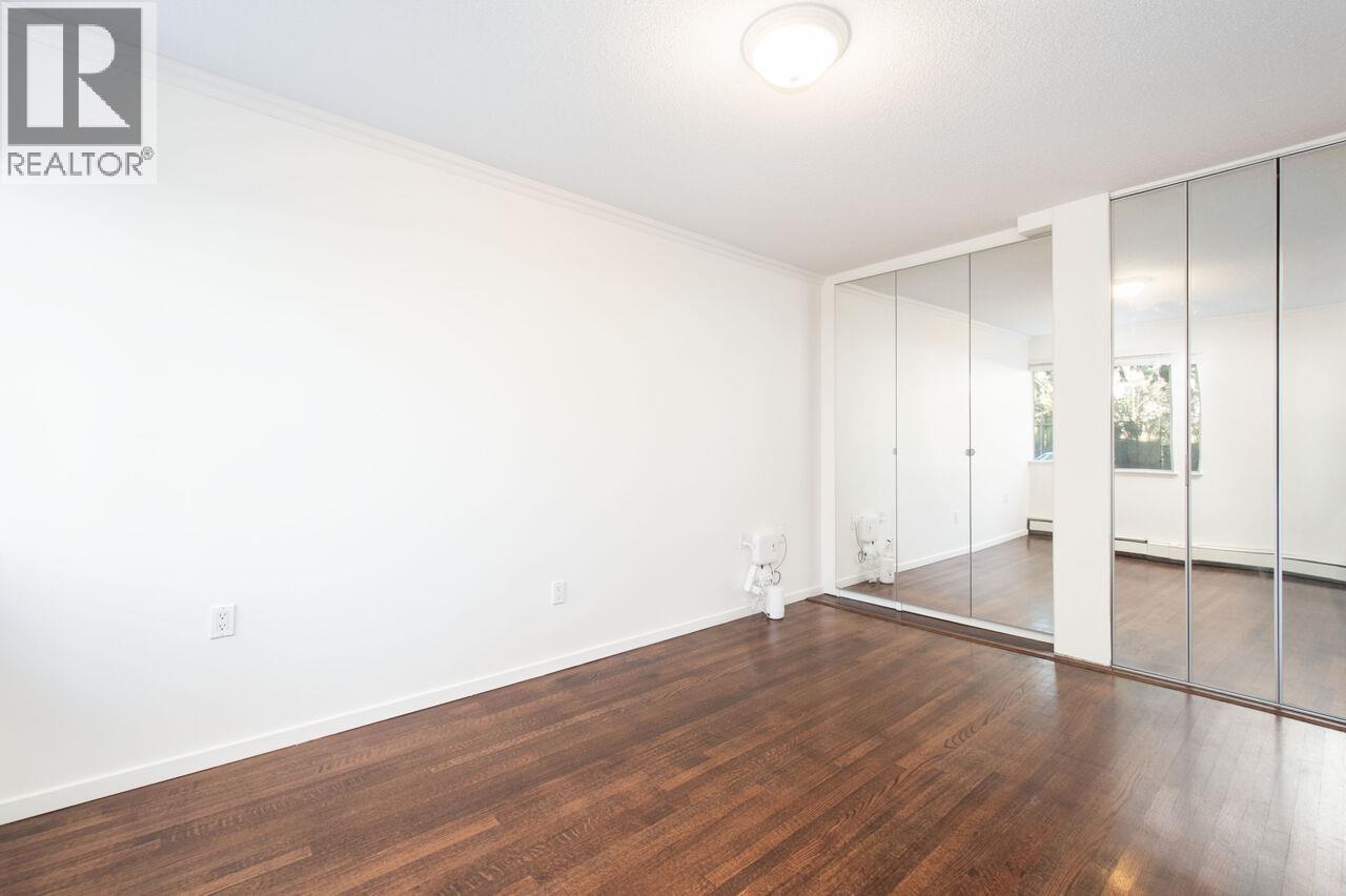 108 1425 ESQUIMALT AVENUE, West Vancouver