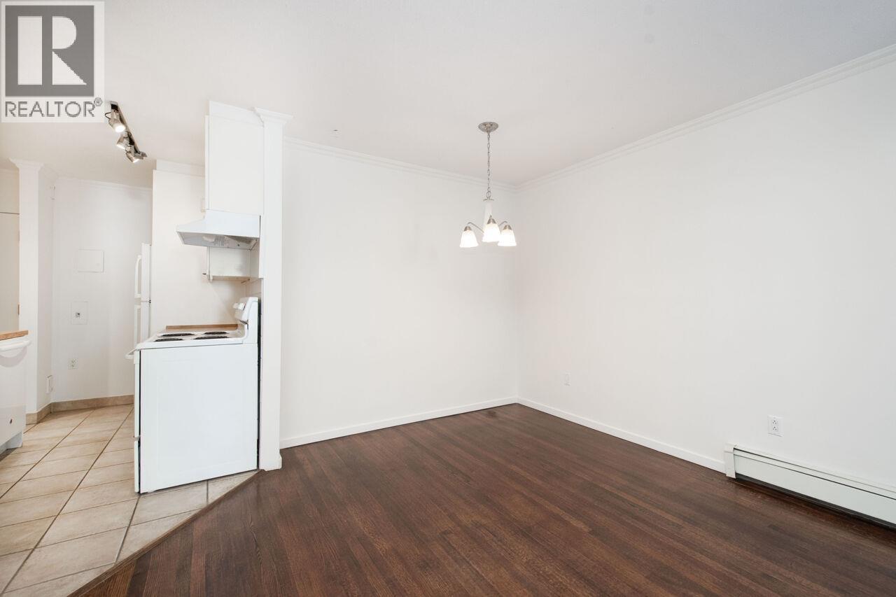 108 1425 ESQUIMALT AVENUE, West Vancouver