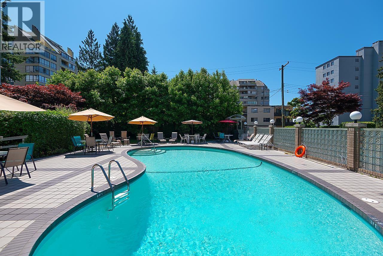 108 1425 ESQUIMALT AVENUE, West Vancouver