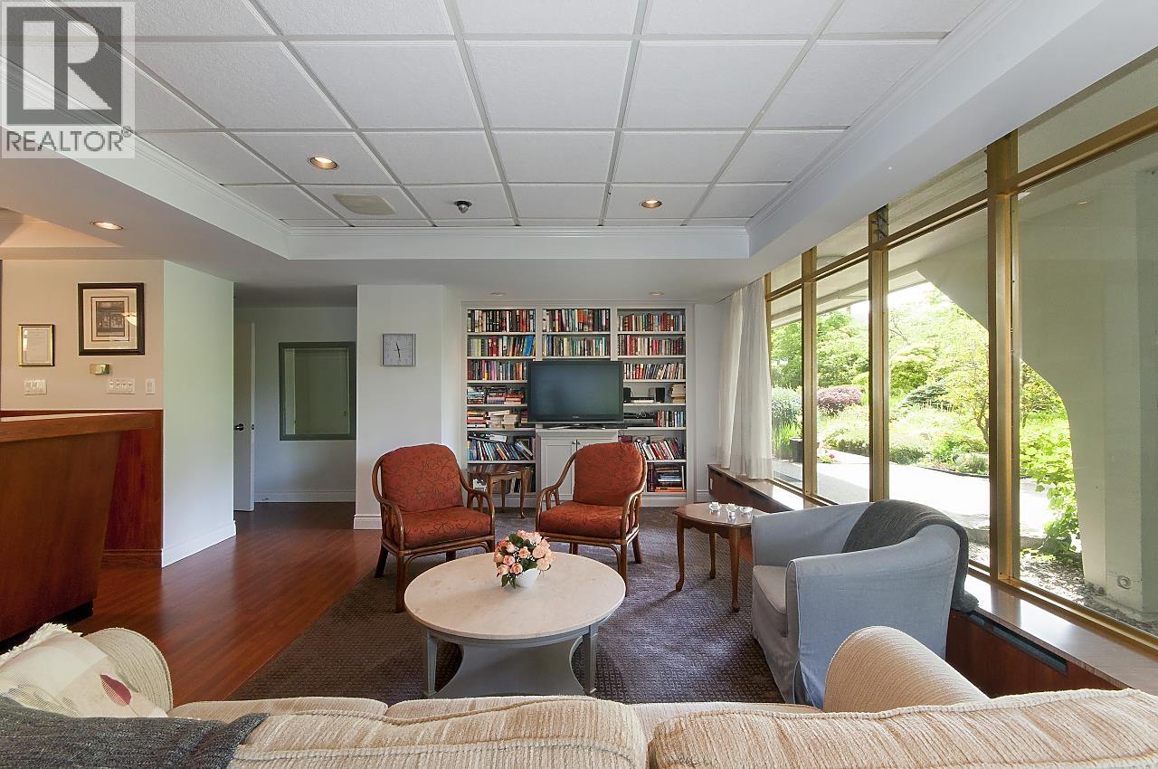 108 1425 ESQUIMALT AVENUE, West Vancouver