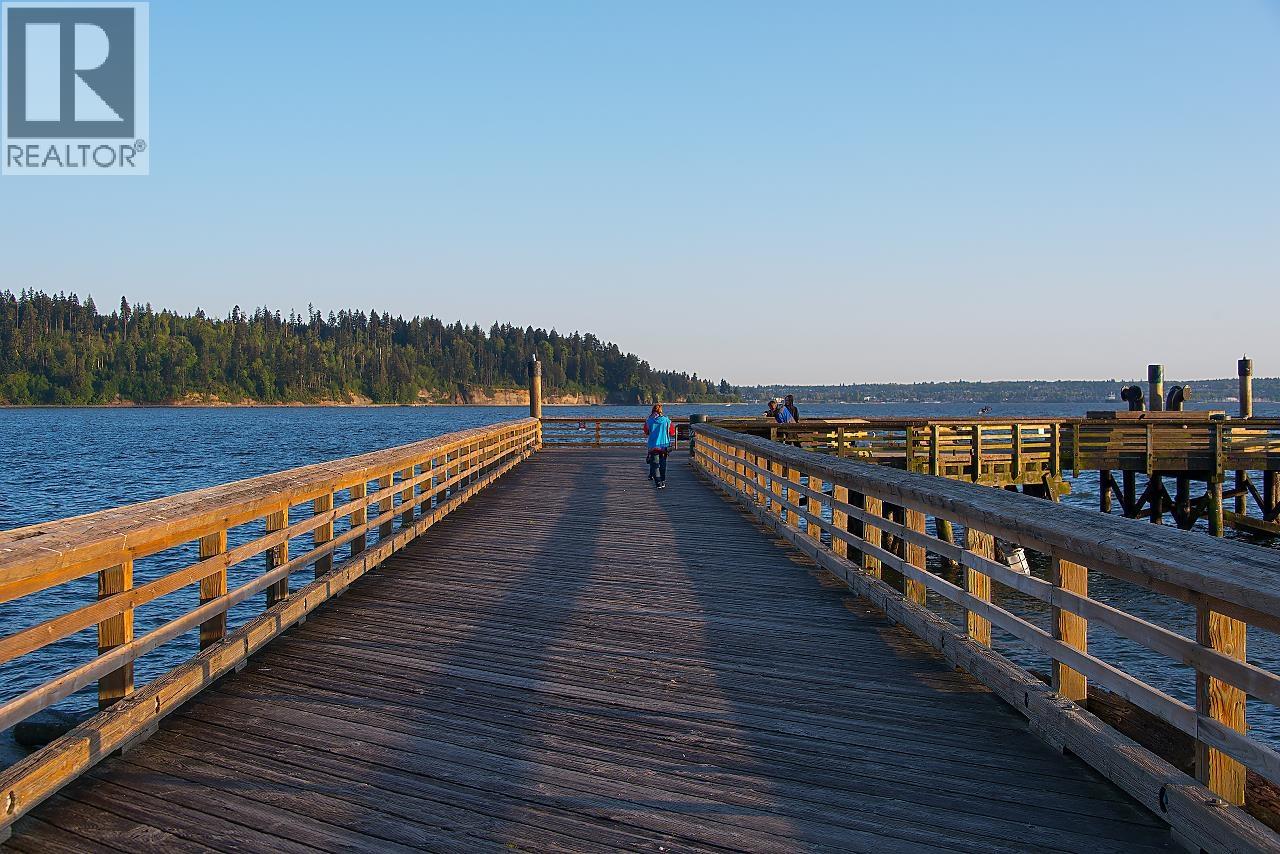 108 1425 ESQUIMALT AVENUE, West Vancouver