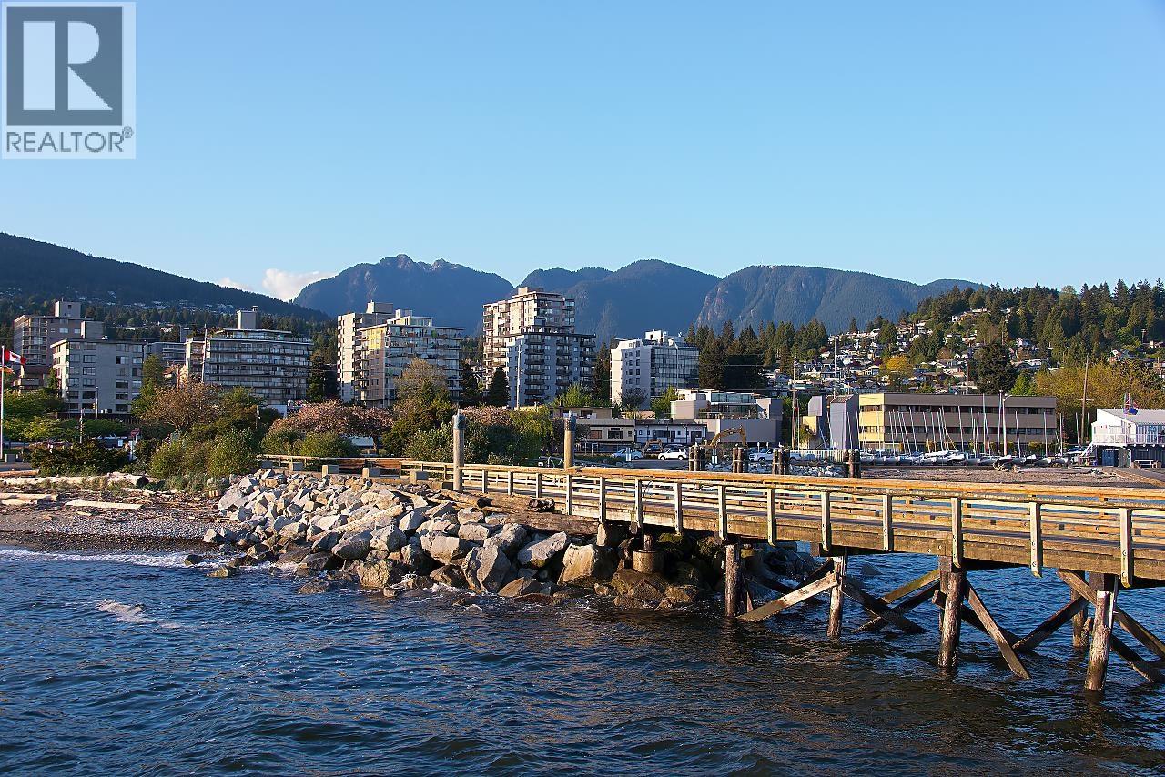 108 1425 ESQUIMALT AVENUE, West Vancouver